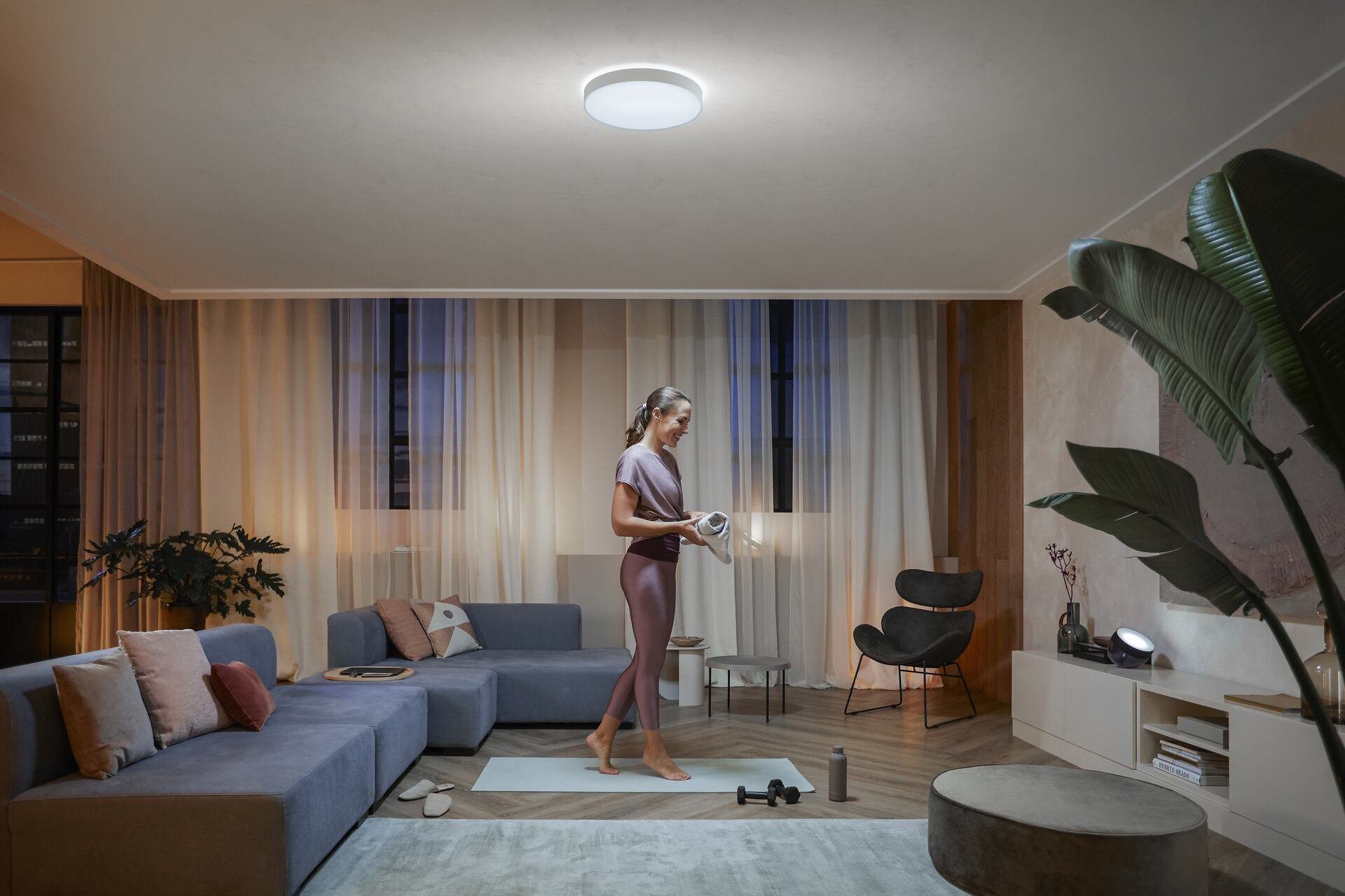 Philips Hue LED Deckenleuchte Enrave, Warmweiß integriert, fest Dimmfunktion, LED