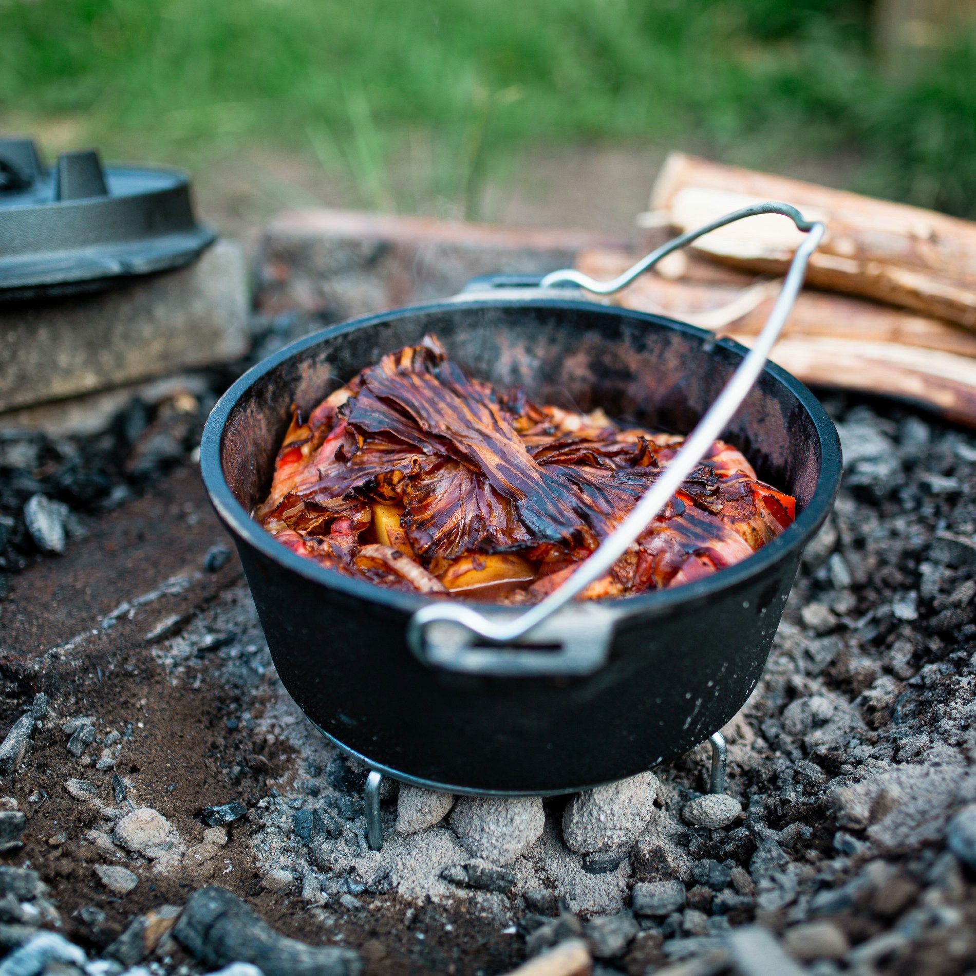 BBQ-Toro Grilltopf Dutch Oven DO12PX, 13,6 L Premium Gusseisen Kochtopf Gusstopf, Gusseisen (4-tlg) – Bild 4 von 5