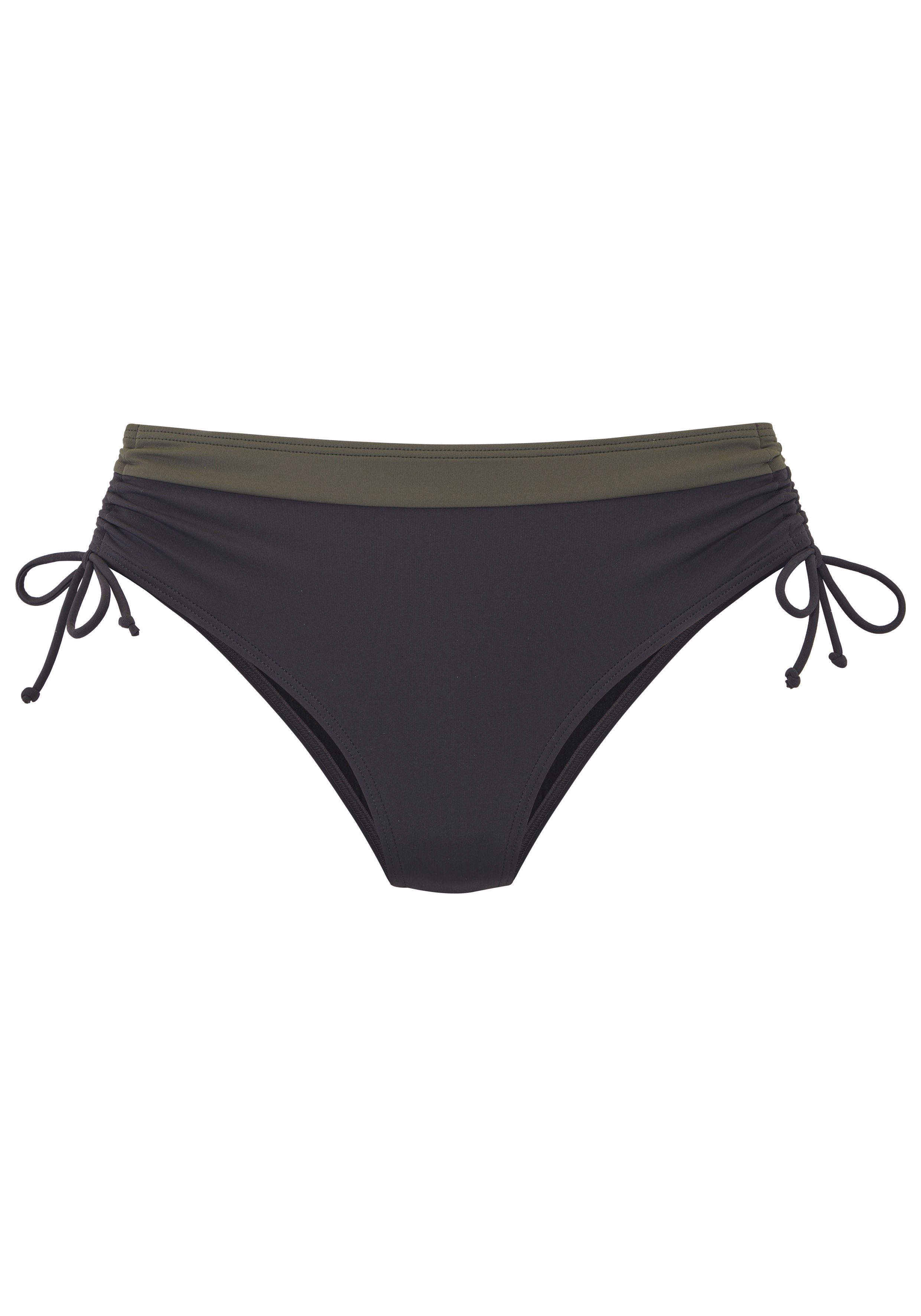 s.Oliver Bikini-Hose Yella mit kontrastfarbenen Details und seitlich regulierbar. € 29,99