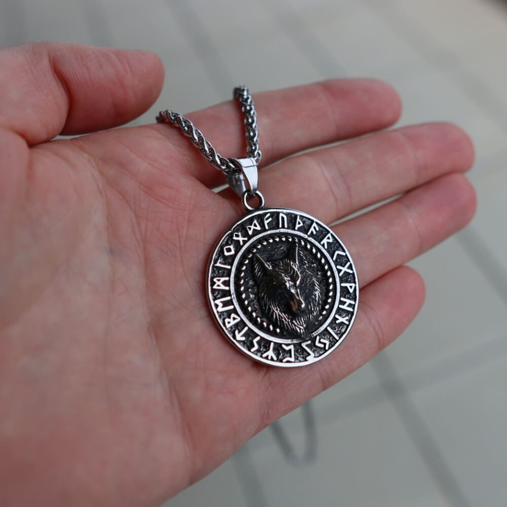 DALMARO Kette mit Anhänger Lederkette Edelstahlkette 316L WIKINGER WOLF, Herren Halskette Biker / Wikinger Kette - Schmuckbox