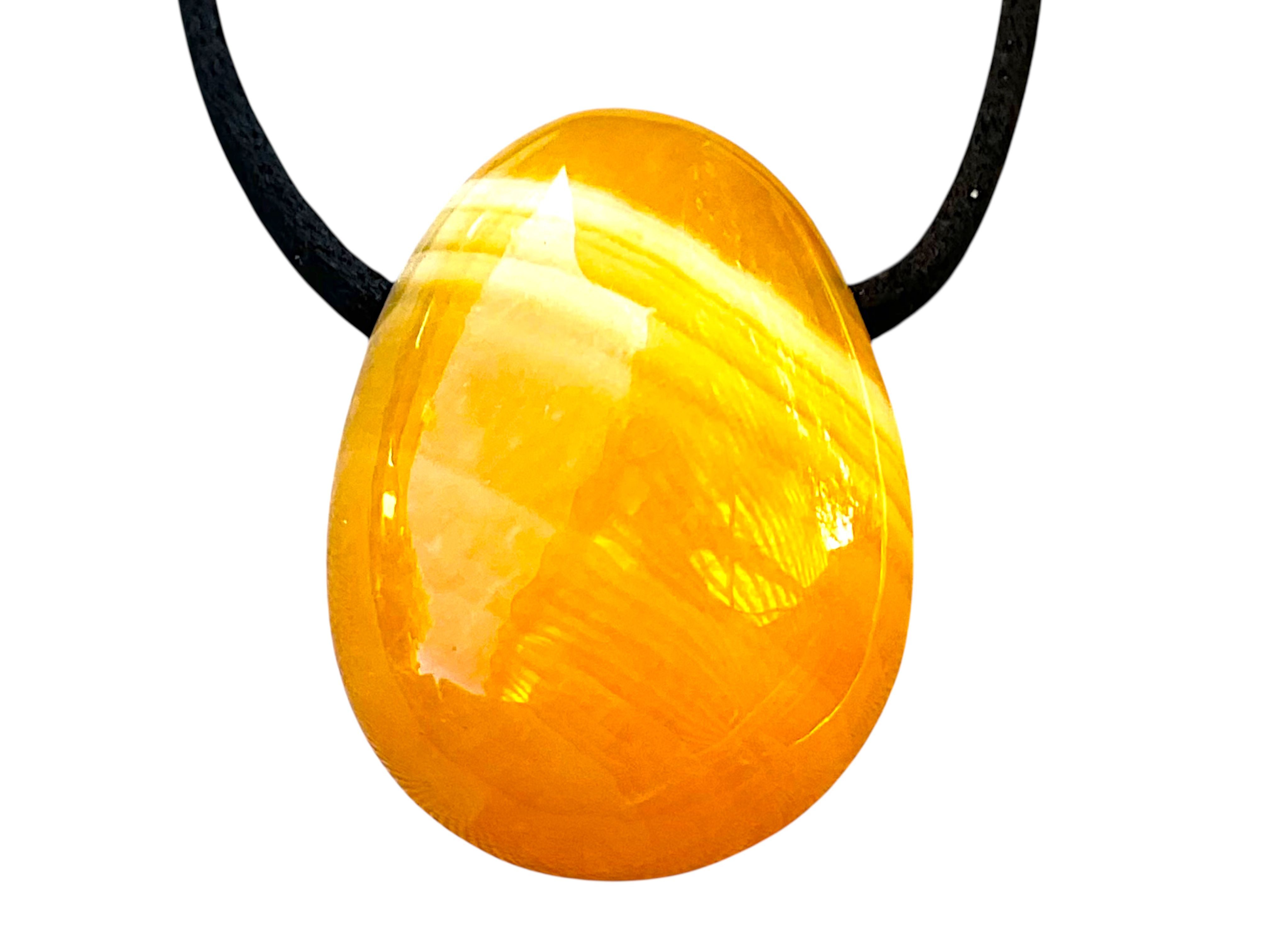 Steinfixx® Amulett Set Edelstein Anhänger aus echtem Orangencalcit I Tropfenanhänger (30x20mm, 1-tlg., meisterhaft poliert, Mexiko), incl. 80 cm Wildlederband und Geschenkverpackung