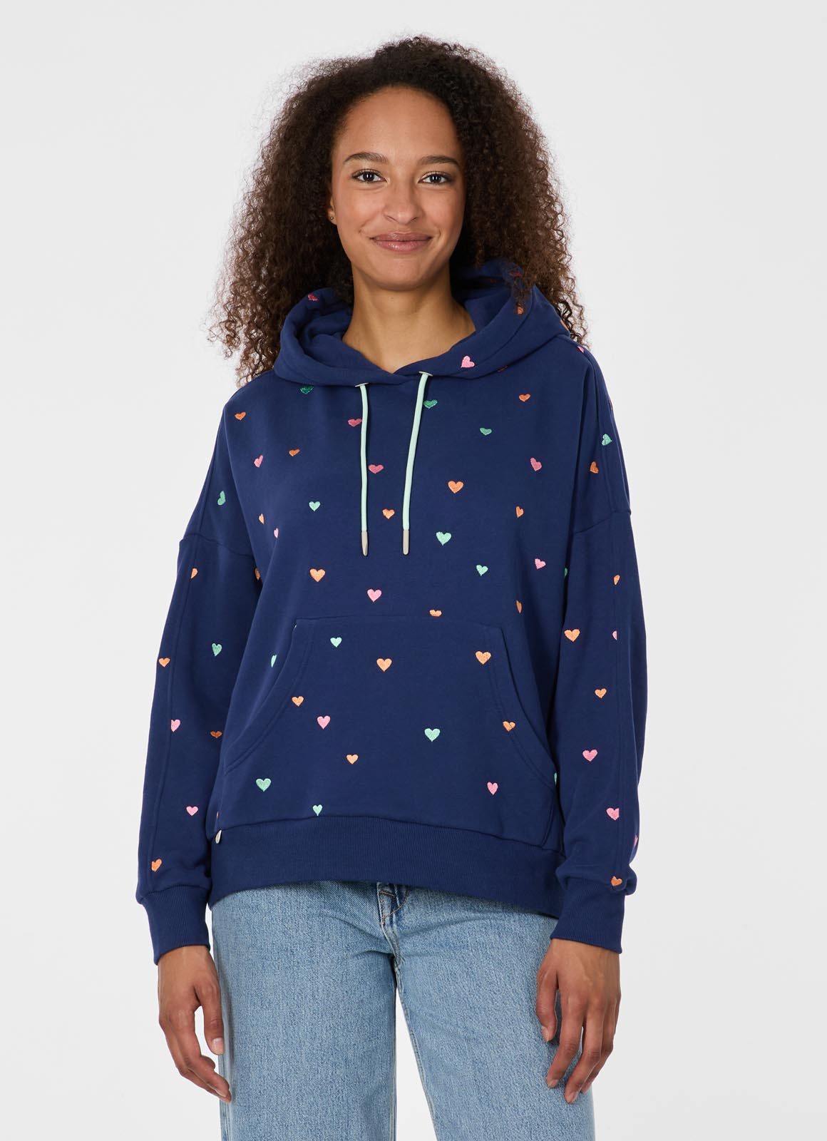 Ragwear Kapuzensweatshirt PIRITA HEARTS mit seitlichen Eingrifftaschen und bunter allover Herzchenstickerei