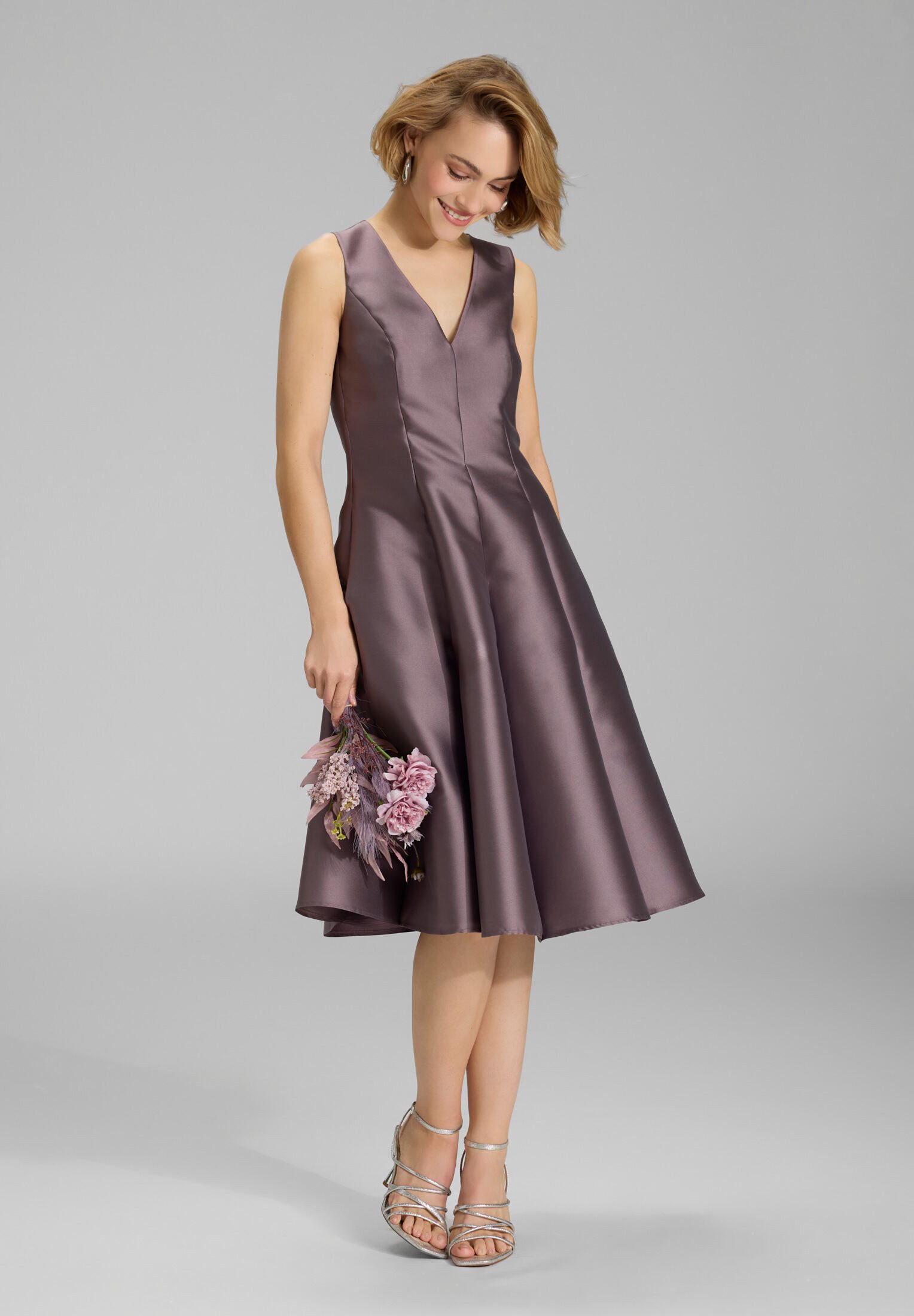 SWING Cocktailkleid - Midi langes Cocktailkleid aus Twill mit Godets Figurb günstig online kaufen