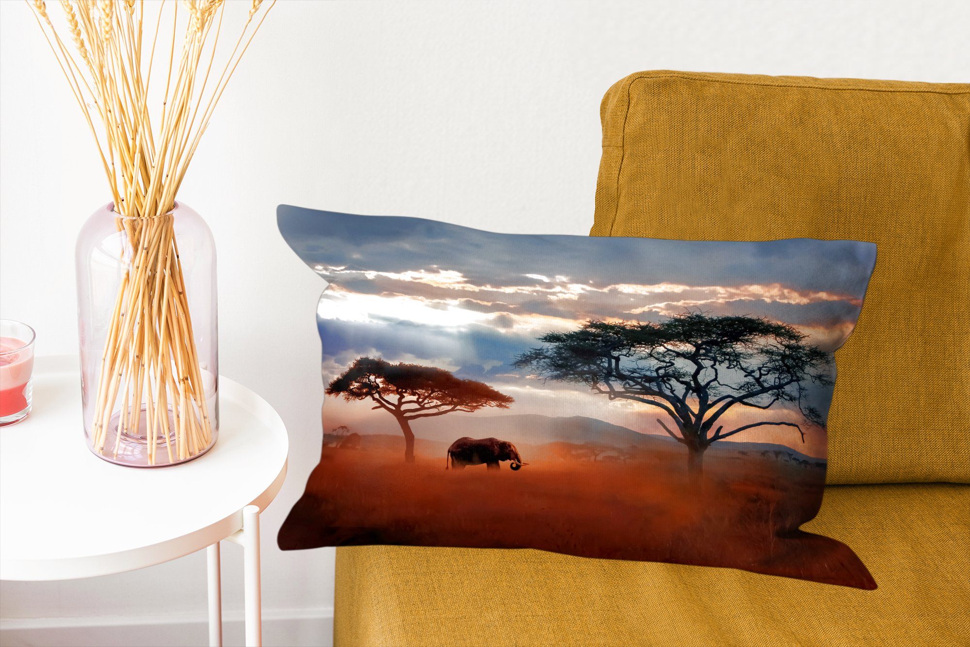 Elefant Afrika, Berg Füllung, mit - Dekokissen Schlafzimmer - Zierkissen, Dekoration, Wohzimmer MuchoWow Dekokissen Baum -