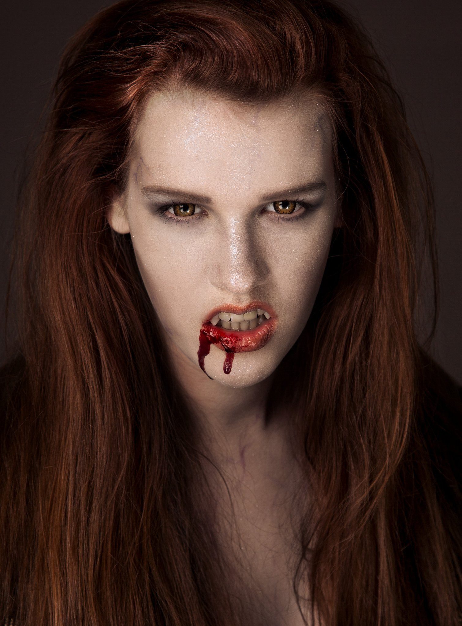 Maskworld Theaterschminke Make-up Set Teen Vampir, Halloween Schminkset mit perfekt abgestimmten Komponenten