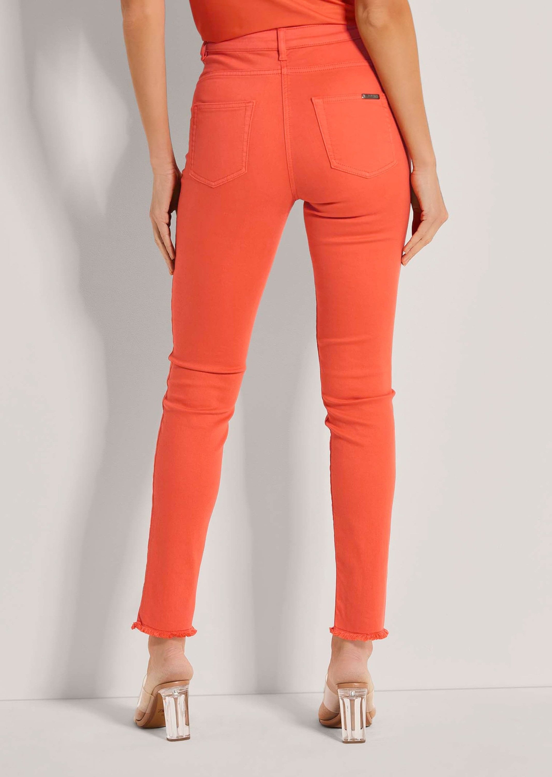 MADELEINE Gerade Jeans Mid Waist Skinny-Hose mit Fransen Fransenhose in schmale Silhouette, Five-Pocket-Stil