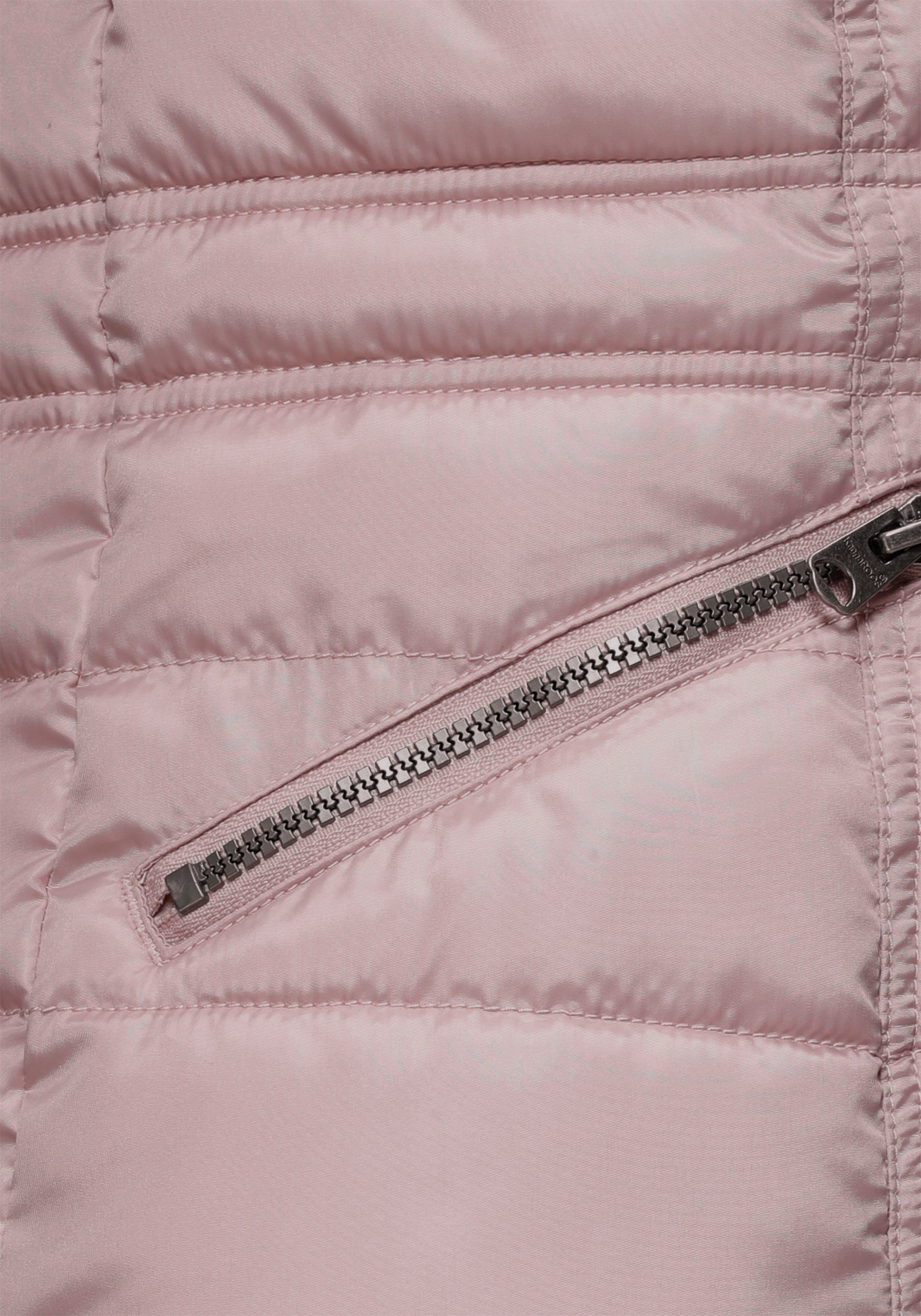 KangaROOS Steppjacke mit kuscheligem, abnehmbarem nachhaltigem Material) aus rosa der Kapuze Fellimitat-Kragen an (Jacke