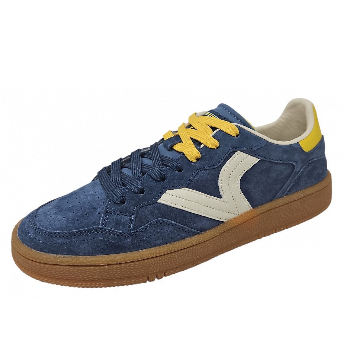 Victoria Sneaker
