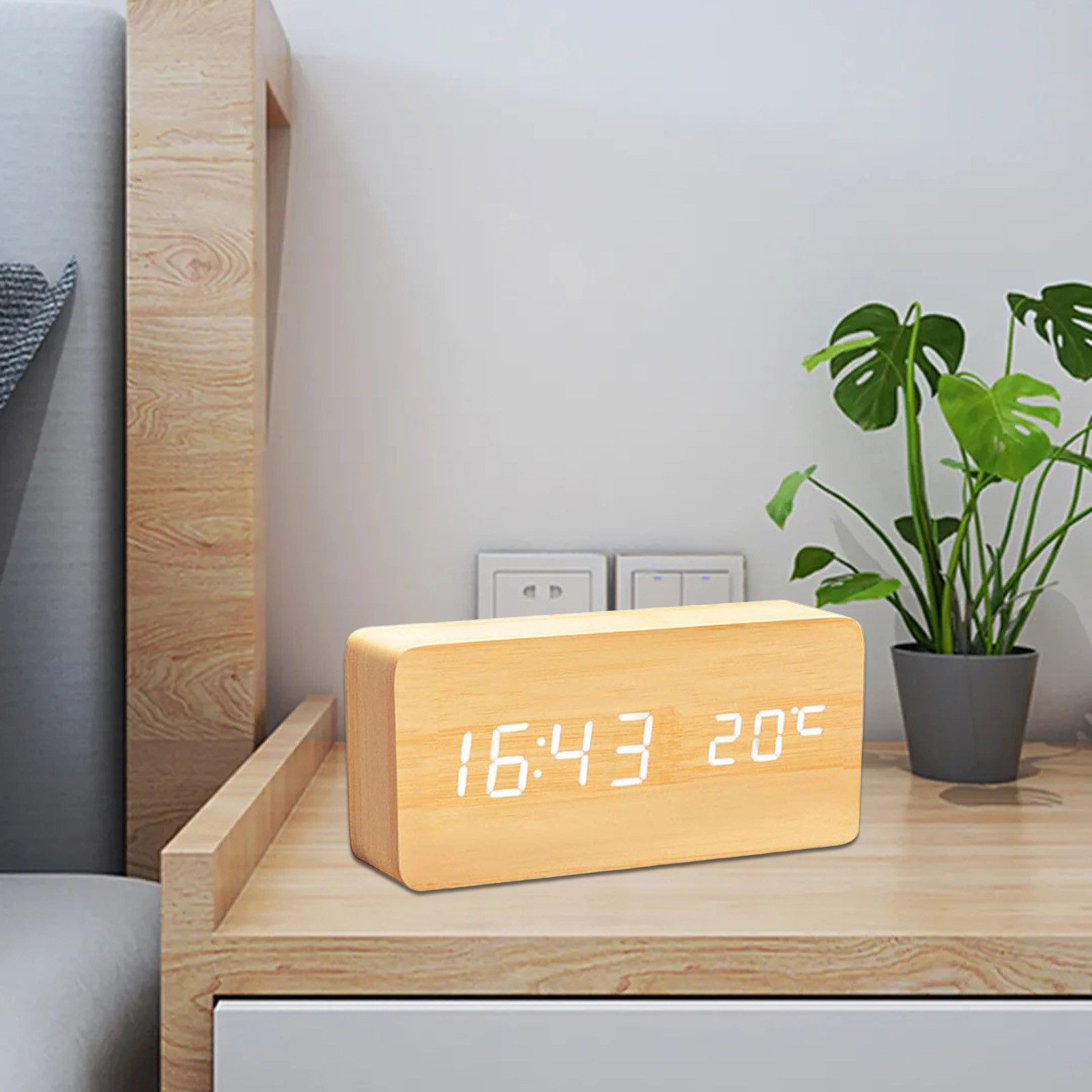 OKWISH Wecker LED Digital Uhr Wecker Holz Tischuhr Geräuschloser Betrieb USB-Ladeanschluss Große Ziffern Display 3 Helligkeit Alarmer Weckuhr