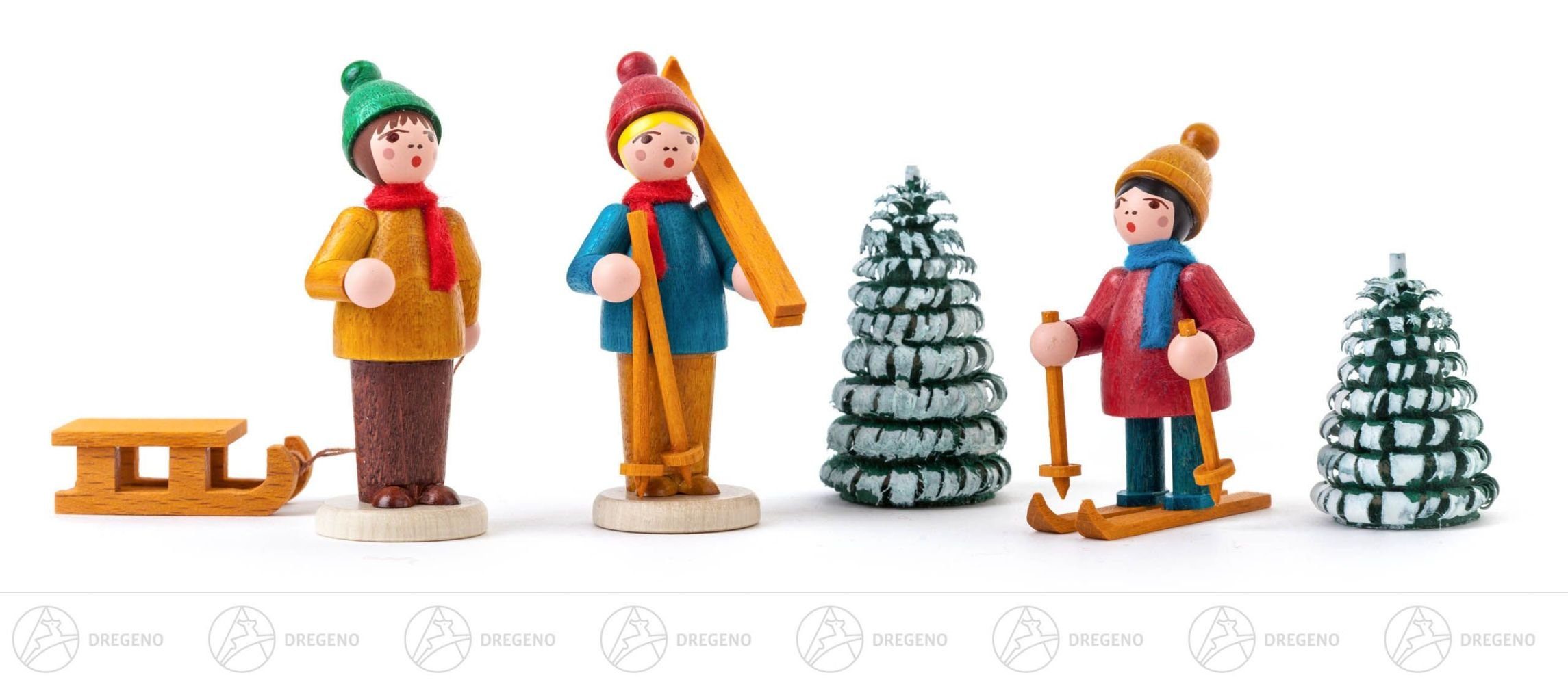 Dregeno Erzgebirge Weihnachtsfigur Miniatur Wintersportler farbig lasiert mit Bäumen (5) Höhe ca 6 cm N