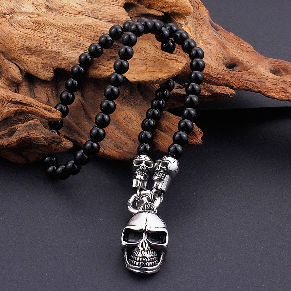 KARMA Kette mit Anhänger Herren Perlenkette schwarz Totenkopf Halskette Herrenschmuck Kette (modern, Geschenk für Ihn Herren Männer Herrenschmuck), Totenkopfkette Totenkopfhalskette Glasperlen Edelstahl