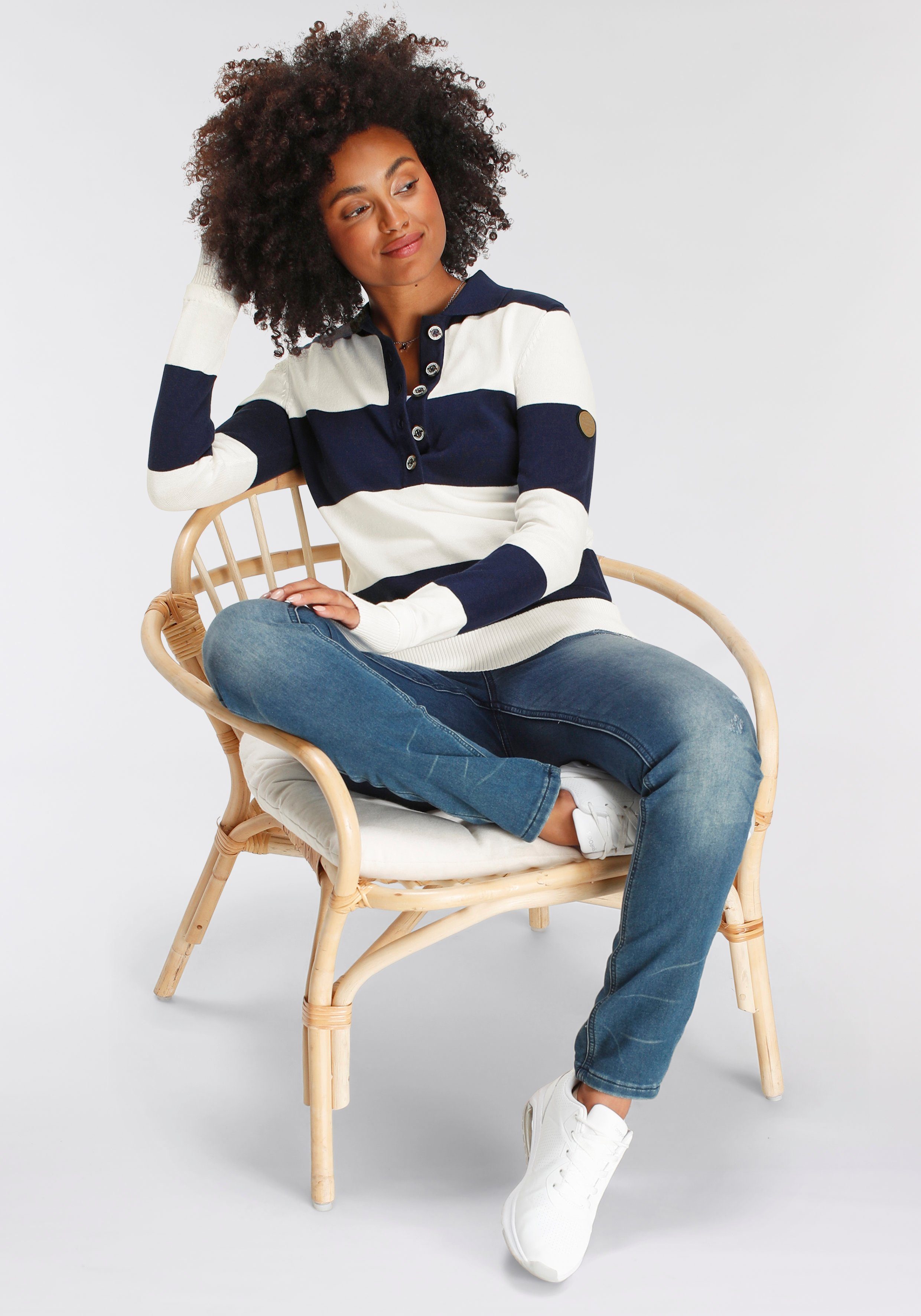 KangaROOS Polokragenpullover mit modischer Knopfleiste & maritimen Blockstreifen