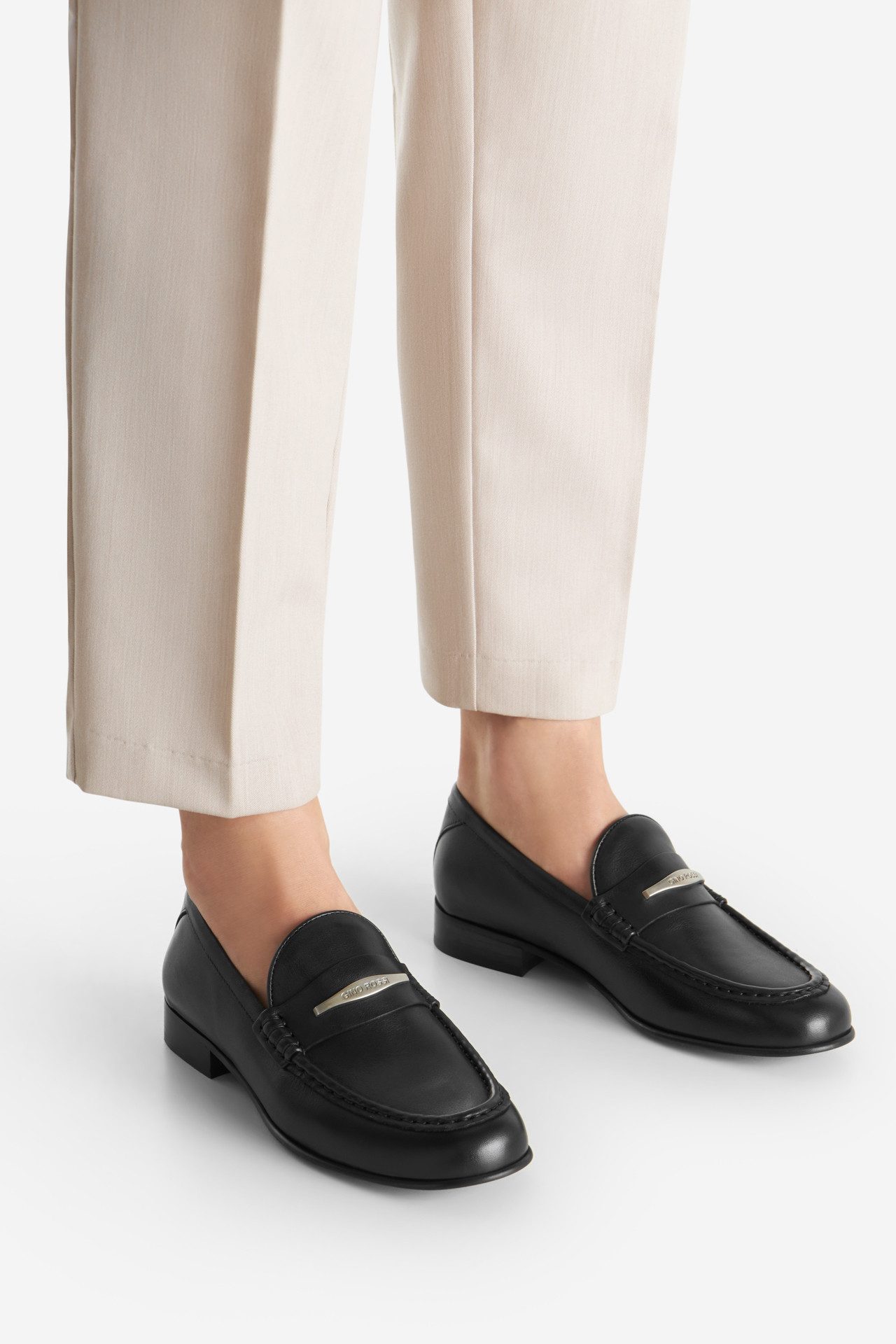 GINO ROSSI Gino Rossi ELYSE‑130 – Damen-Mokassins aus Leder Schwarz Slipper Klassisch, elegant, weich