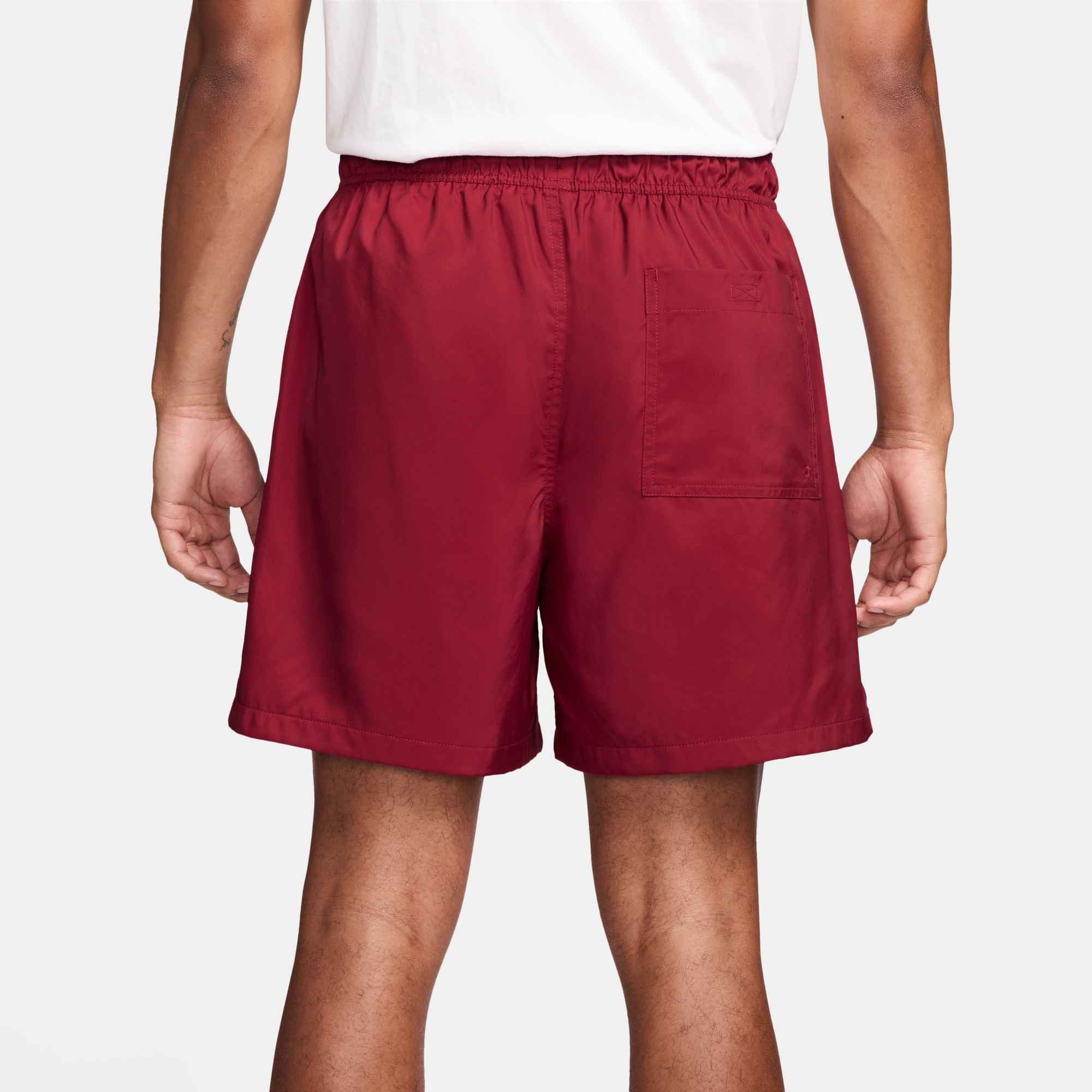 Nike Sportswear Shorts Nike Club Men's Woven Flow Shorts mit Eingrifftaschen und Gesäßtasche, schnell trocknend, pflegeleicht