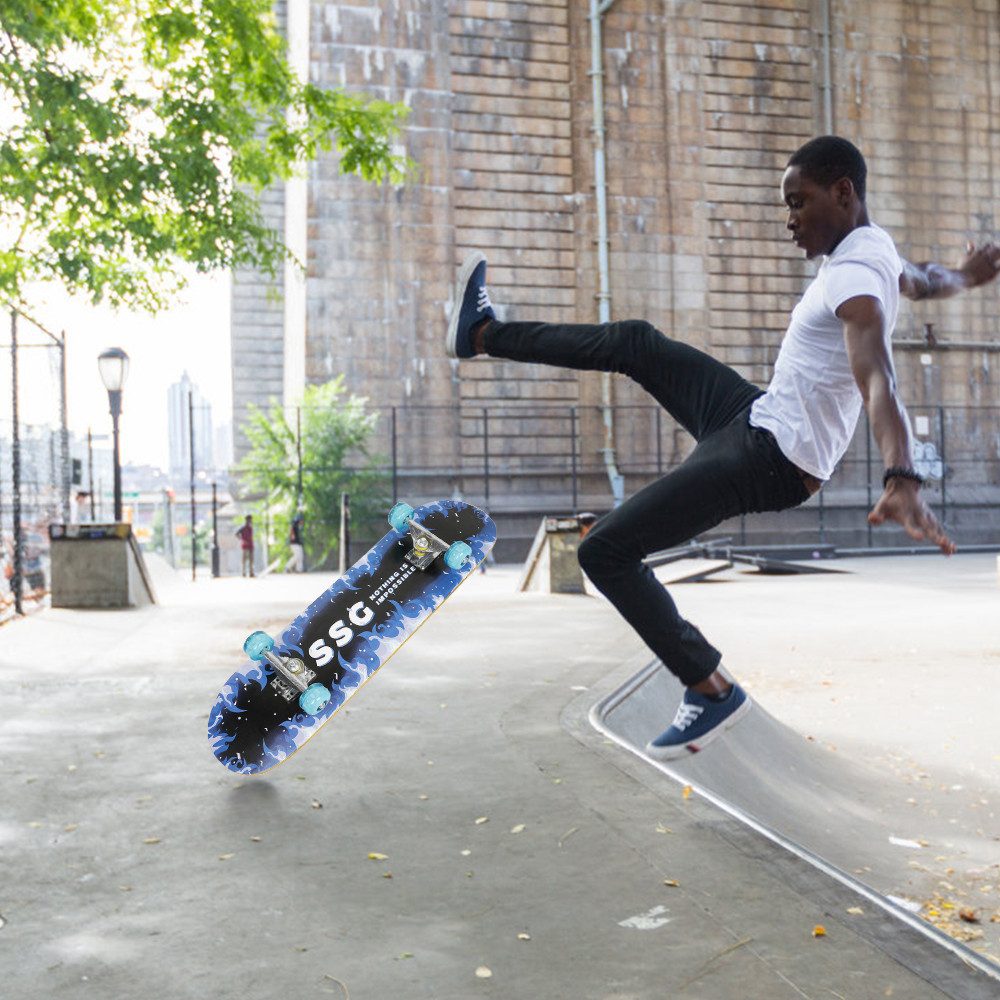 JEOBEST Skateboard Komplette Skateboard 80x20cm Skateboard für Anfänger, (Blue Flamme) PU Räder, Ahorn-Deck, Konkaves Skateboard