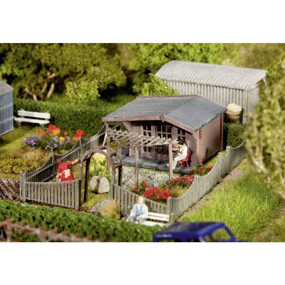Modelleisenbahn-Fertiggelände H0 Schrebergarten mit Gartenlaube