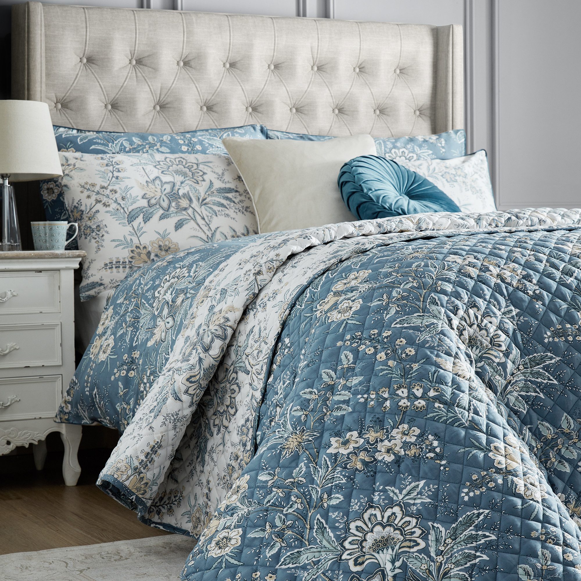LAURA ASHLEY Tagesdecke Laura Ashley Marlbrook, gesteppt, 235x235cm, Floral, OEKO-TEX zertifiziert