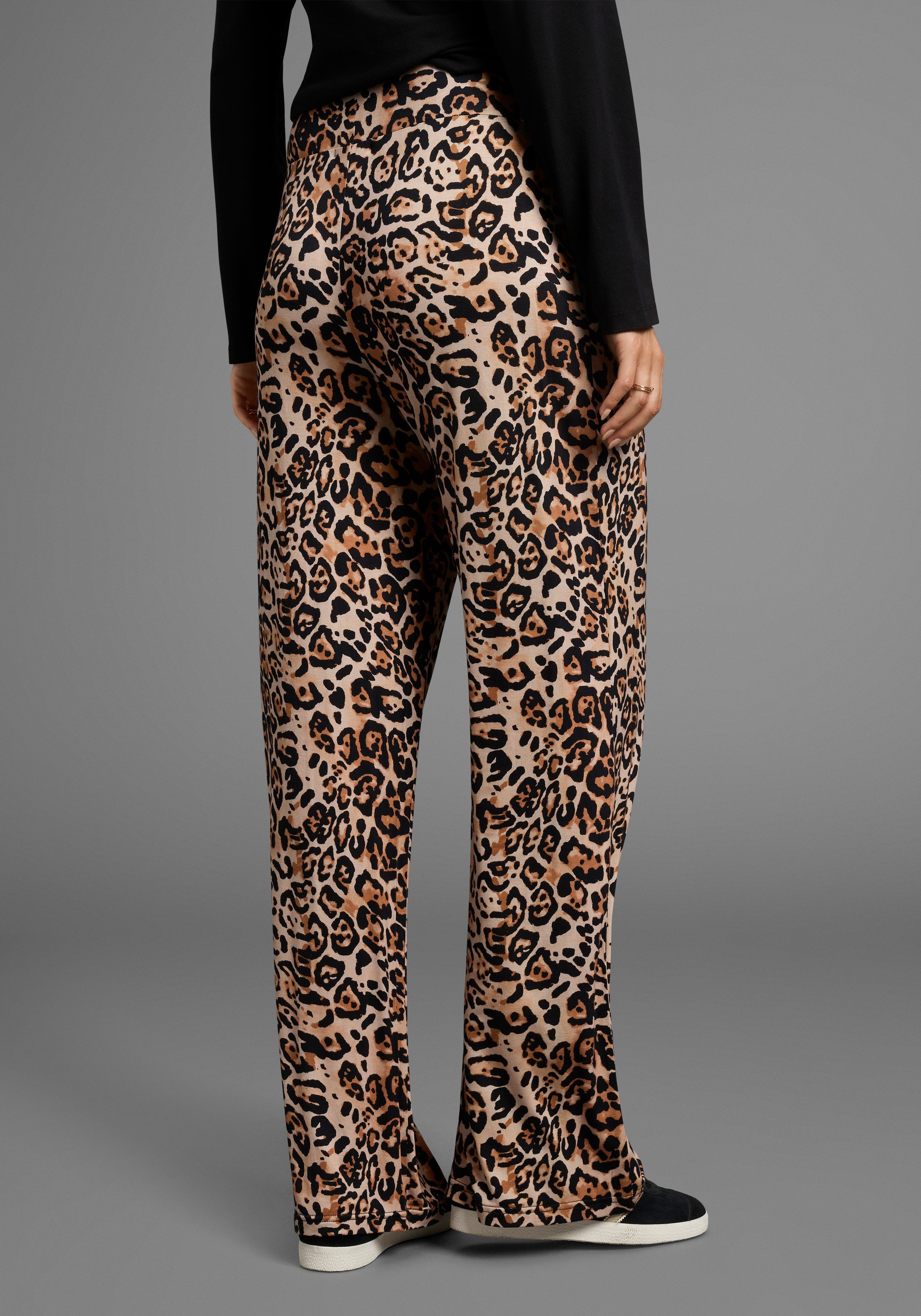 Neun Monate Umstandshose Jerseyhose für Schwangere in Leo Design Umstands-Hose mit weitem Bein