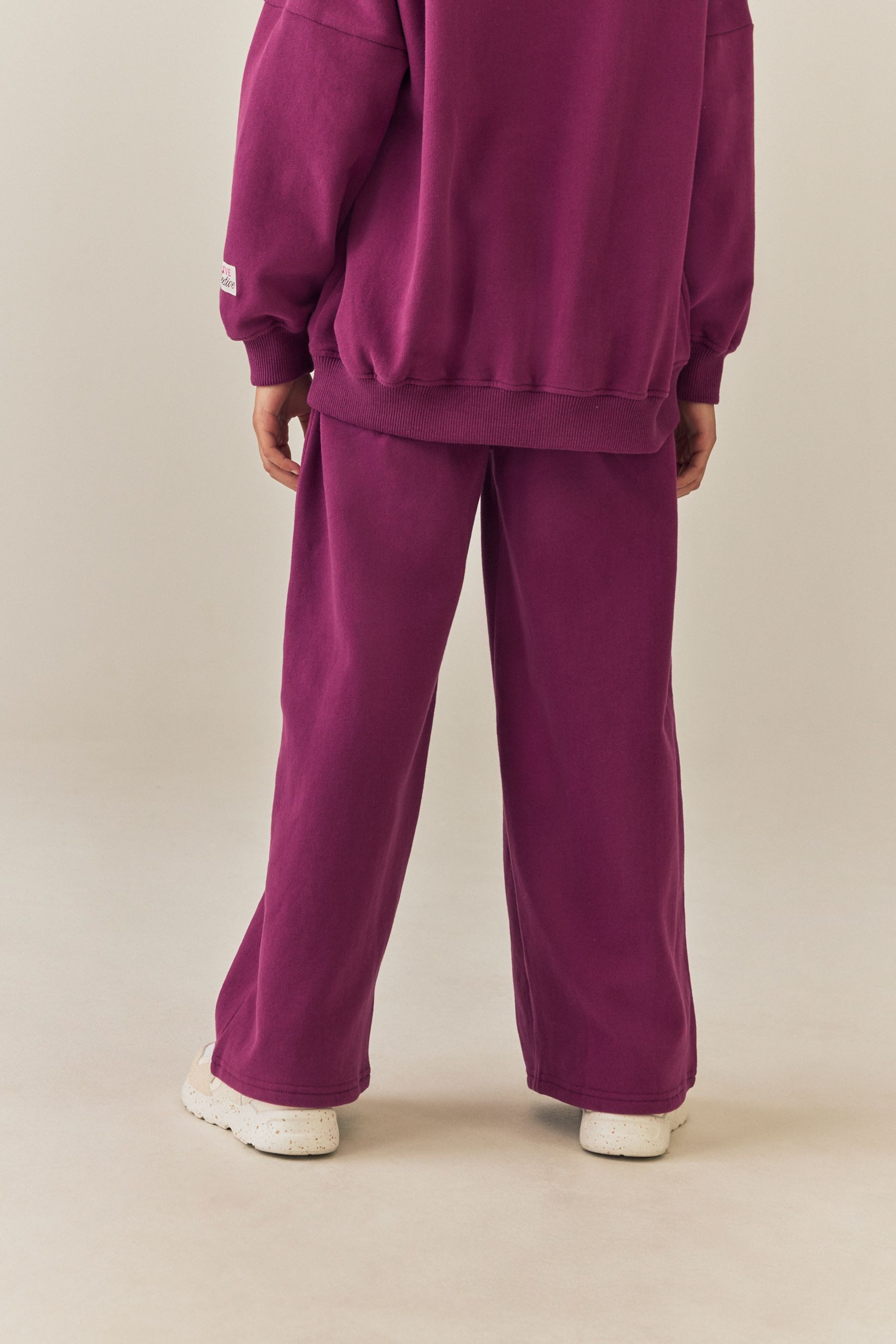Next Jogginghose Sporthose mit weitem Bein (1-tlg)