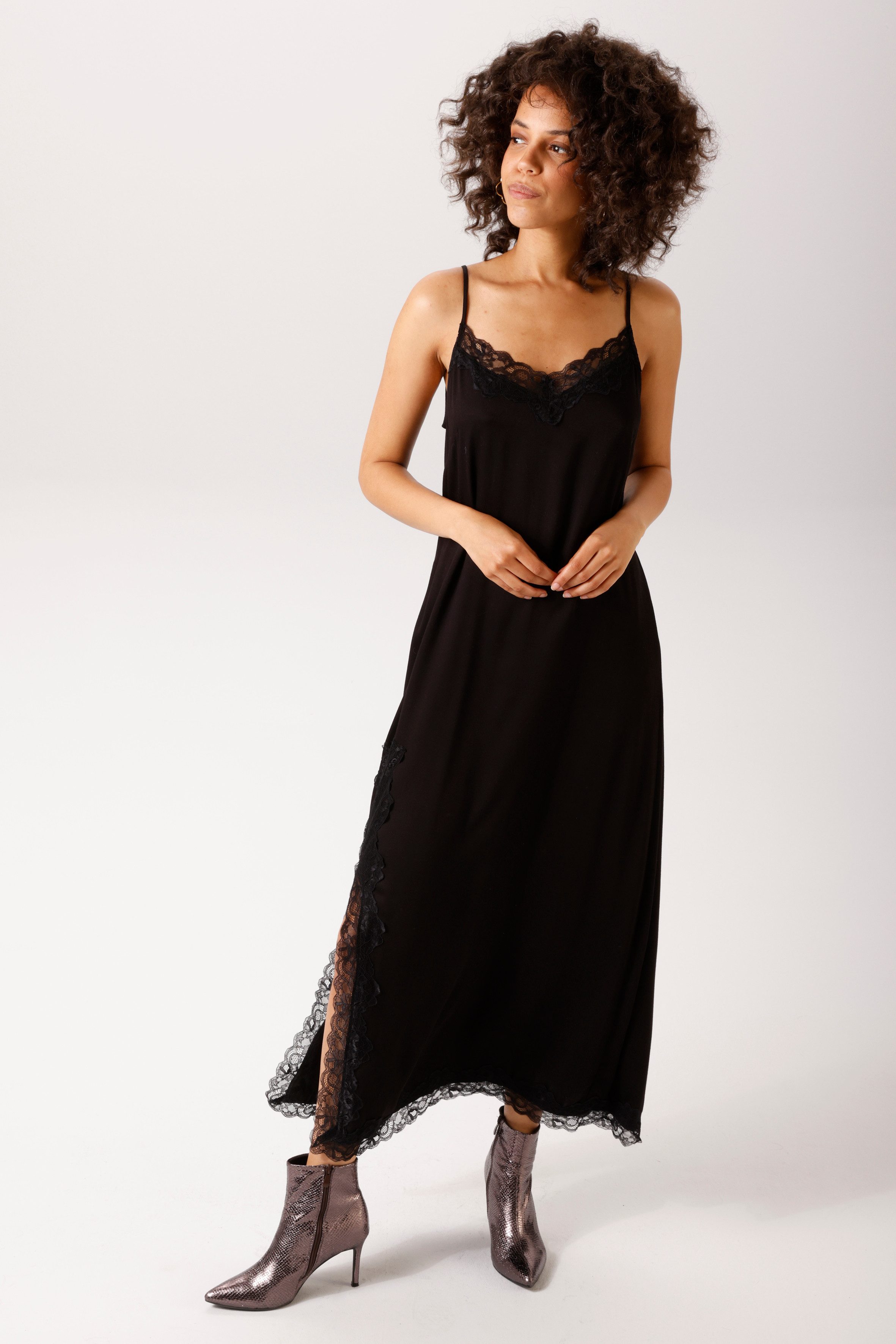 Aniston CASUAL Maxikleid aufwändig mit Spitze verziert - NEUE KOLLEKTION – Bild 4 von 5