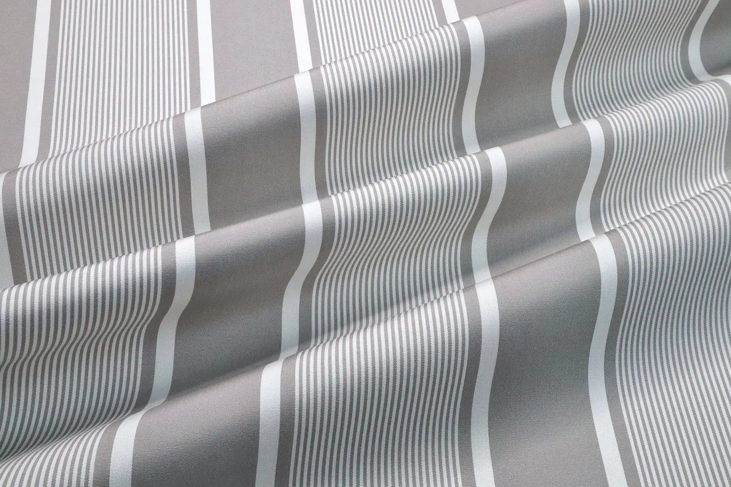 Stofferia Stoff Outdoorstoff Dralon Teflon Streifen Klassisch Grau, Meterware