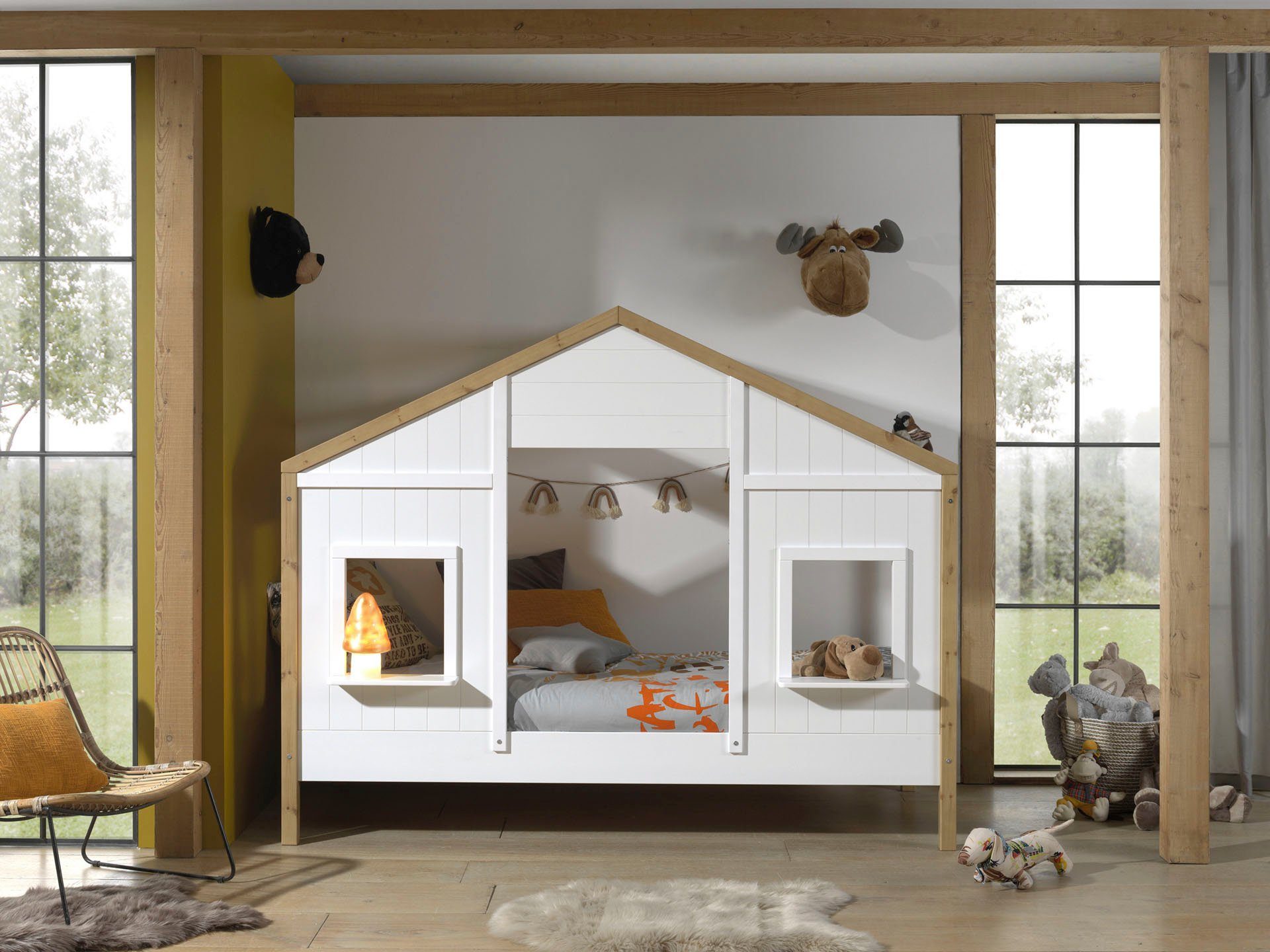 Vipack Hausbett "Babs, mit Dachaufbau, Fenstern, Made in Europe, originelle günstig online kaufen