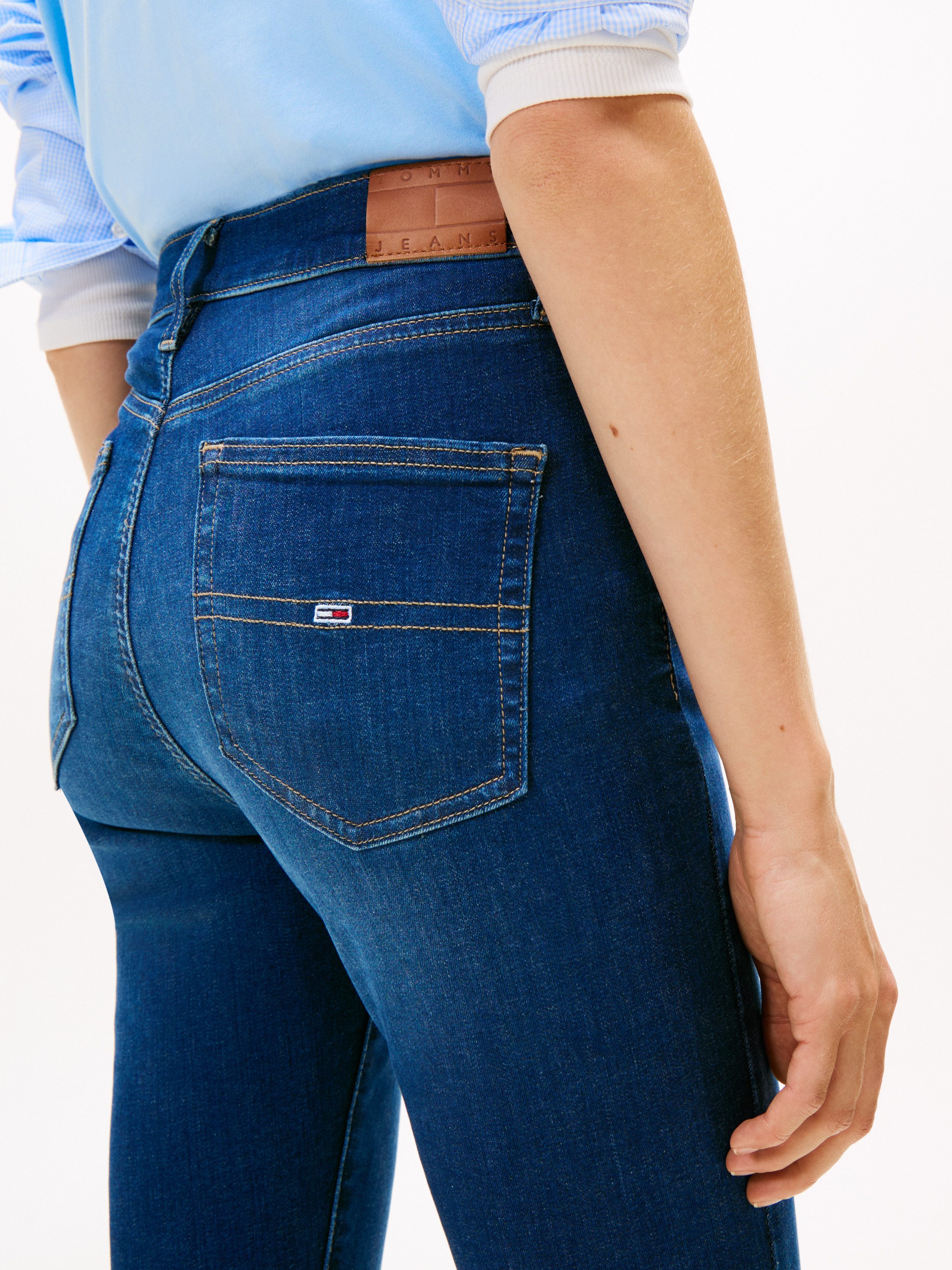 Tommy Jeans Skinny-fit-Jeans Sylvia High Rise Skinny mit Logo-Badge