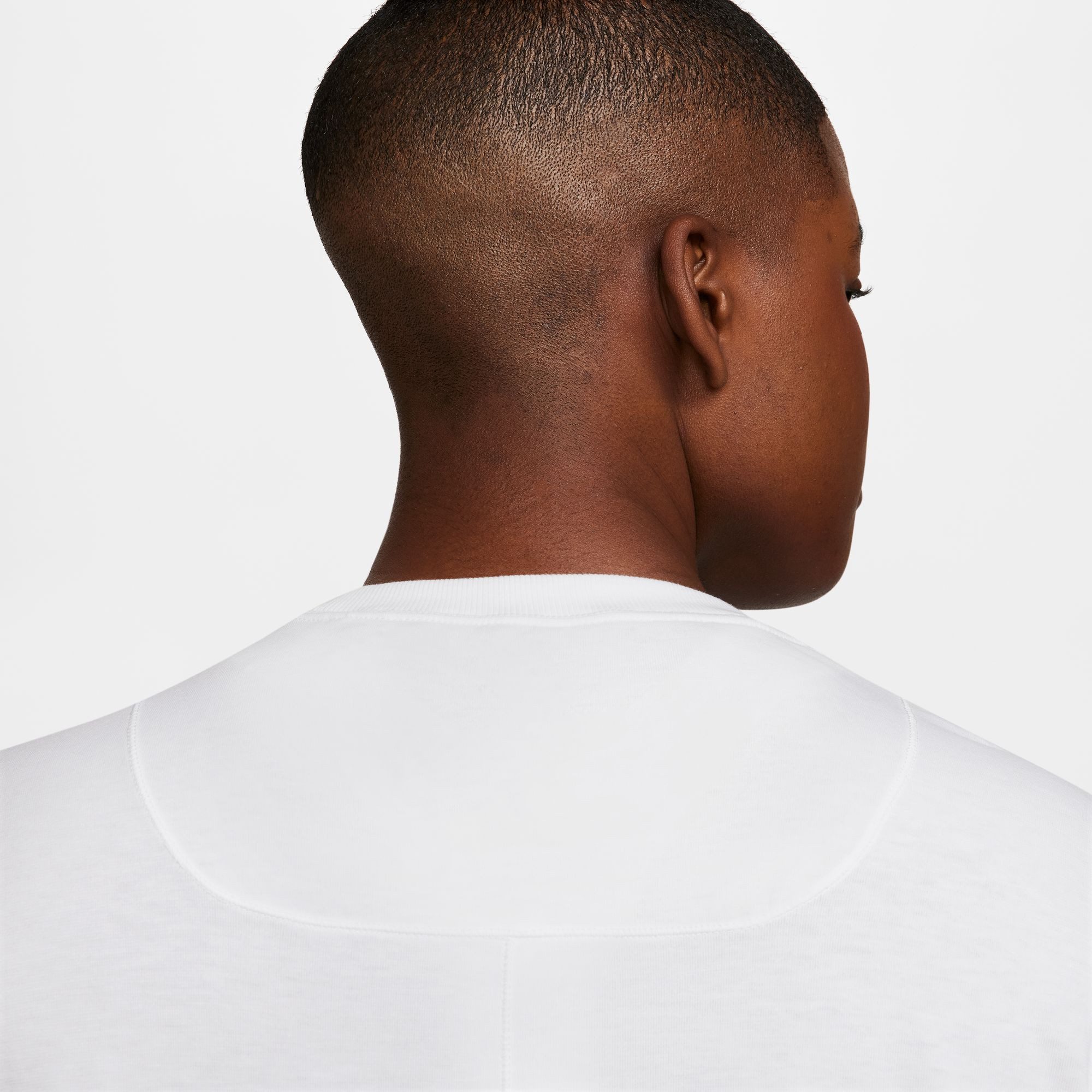 Nike T-Shirt W NK ONE RELAXED DF SS TOP Kurzarm-Design, mit Rundhalsausschnitt, aus Jersey, gerader Abschluss