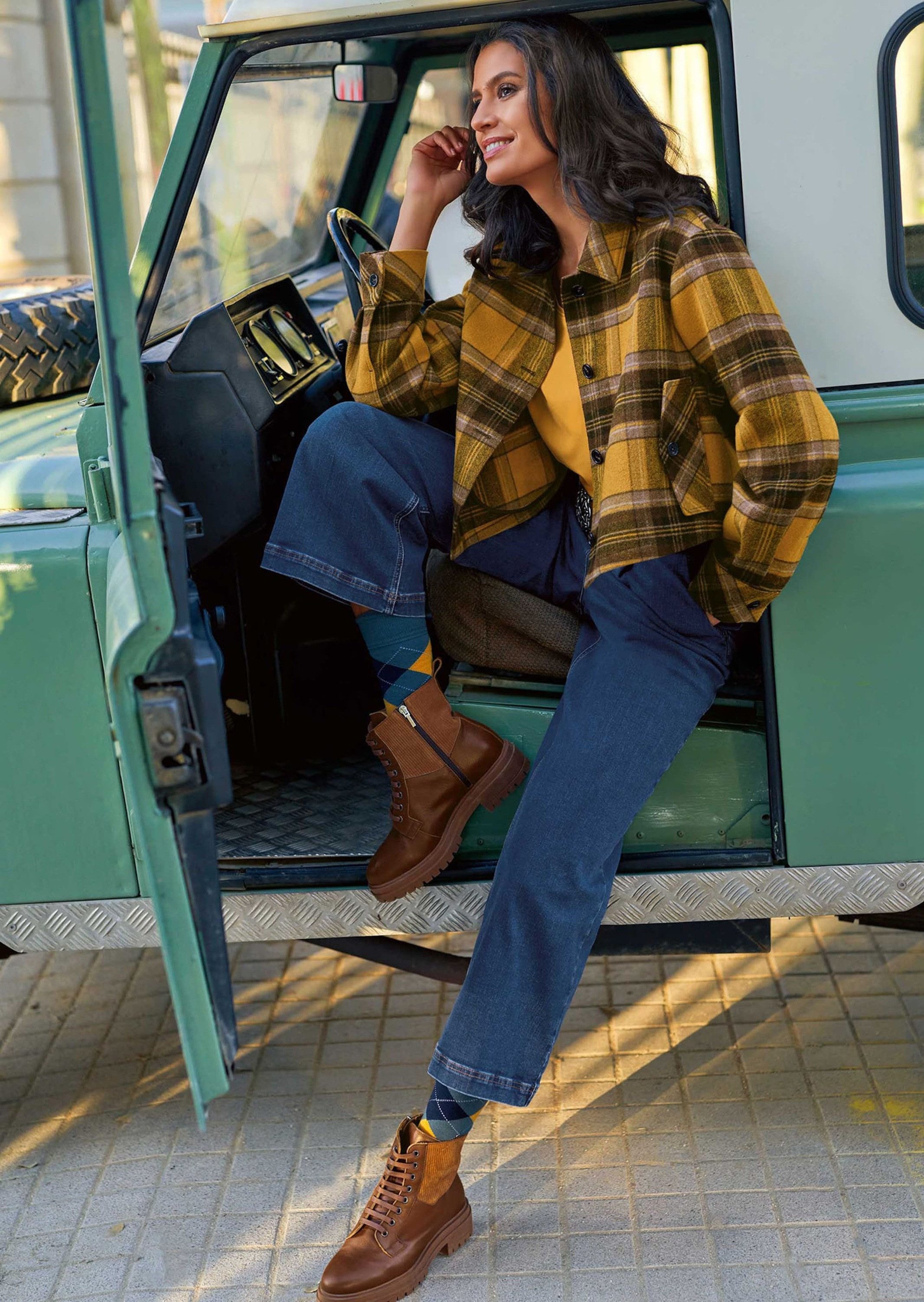 MADELEINE Outdoorjacke Kurzes Shacket im Karodesign