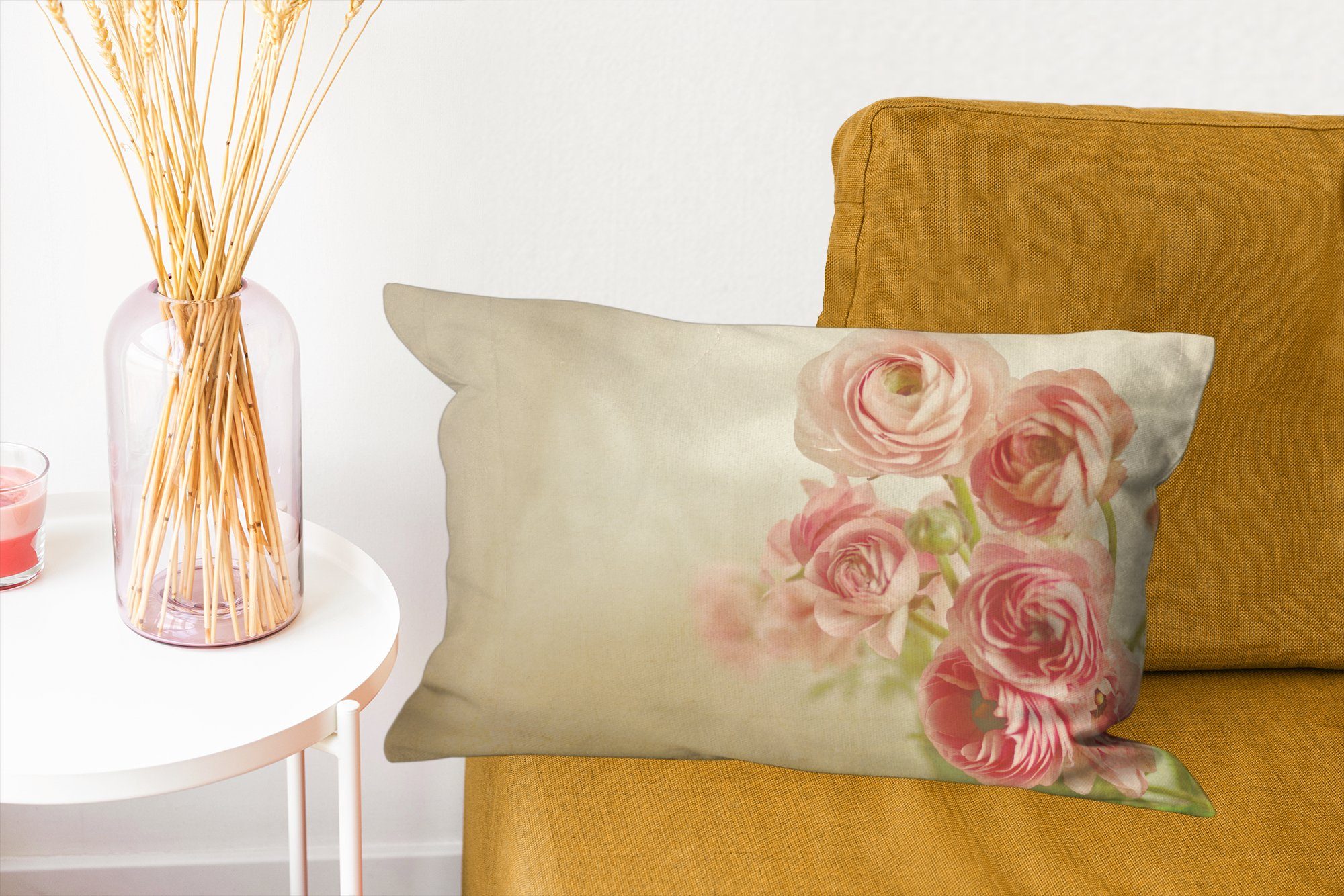 MuchoWow Dekokissen Unscharfes Dekokissen Bild rosa mit Butterblumen, Dekoration, Wohzimmer Füllung, Zierkissen, von Schlafzimmer