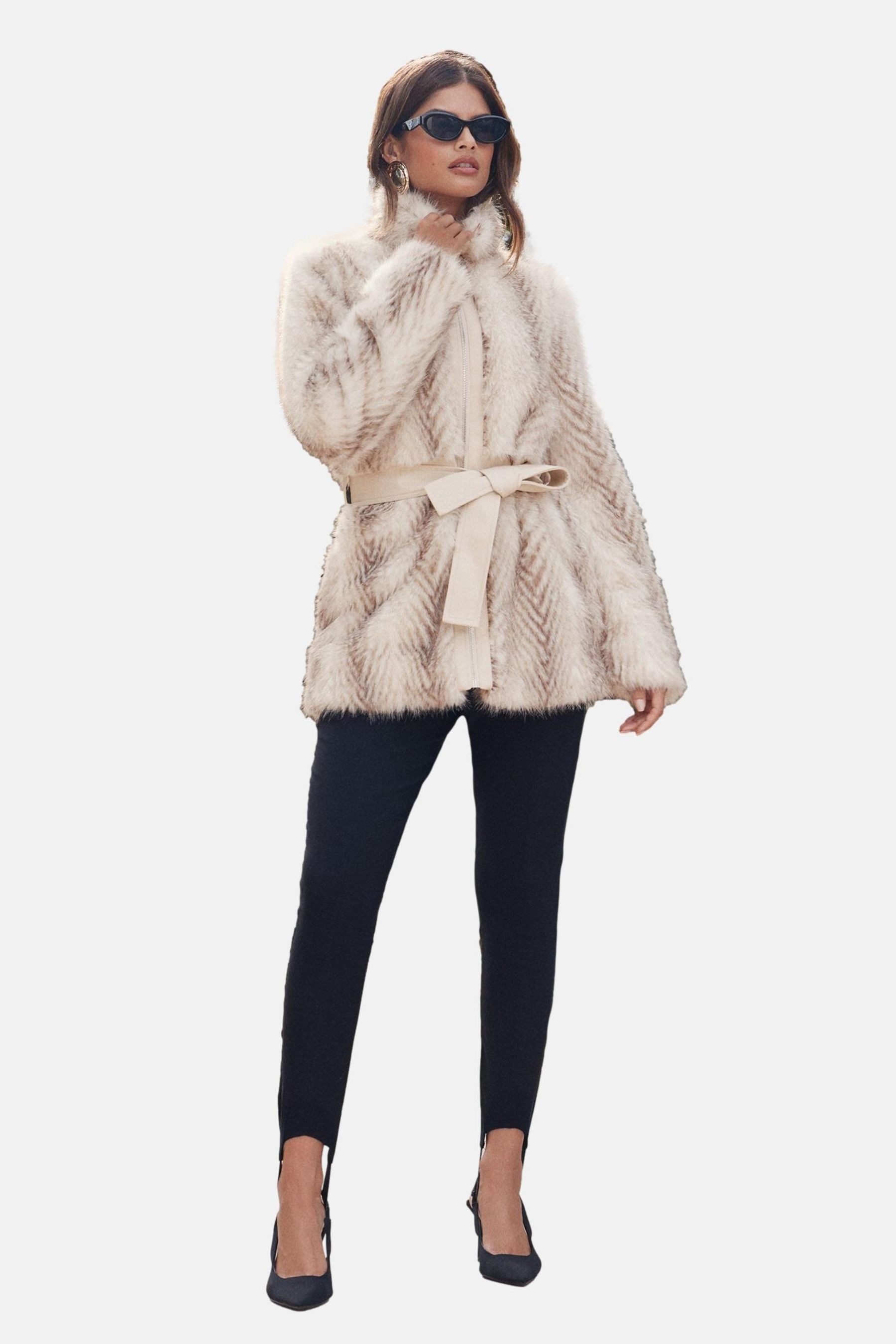 LIPSY Fellimitatmantel Lipsy Mantel aus Kunstfell und Kunstleder, Regular ( günstig online kaufen