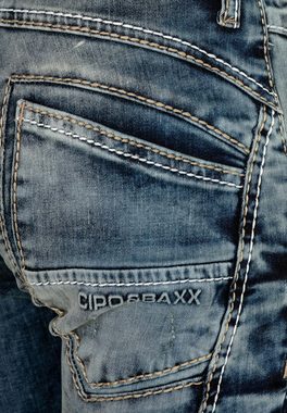 Cipo & Baxx Slim-fit-Jeans mit Ziernähten in Straight Fİt