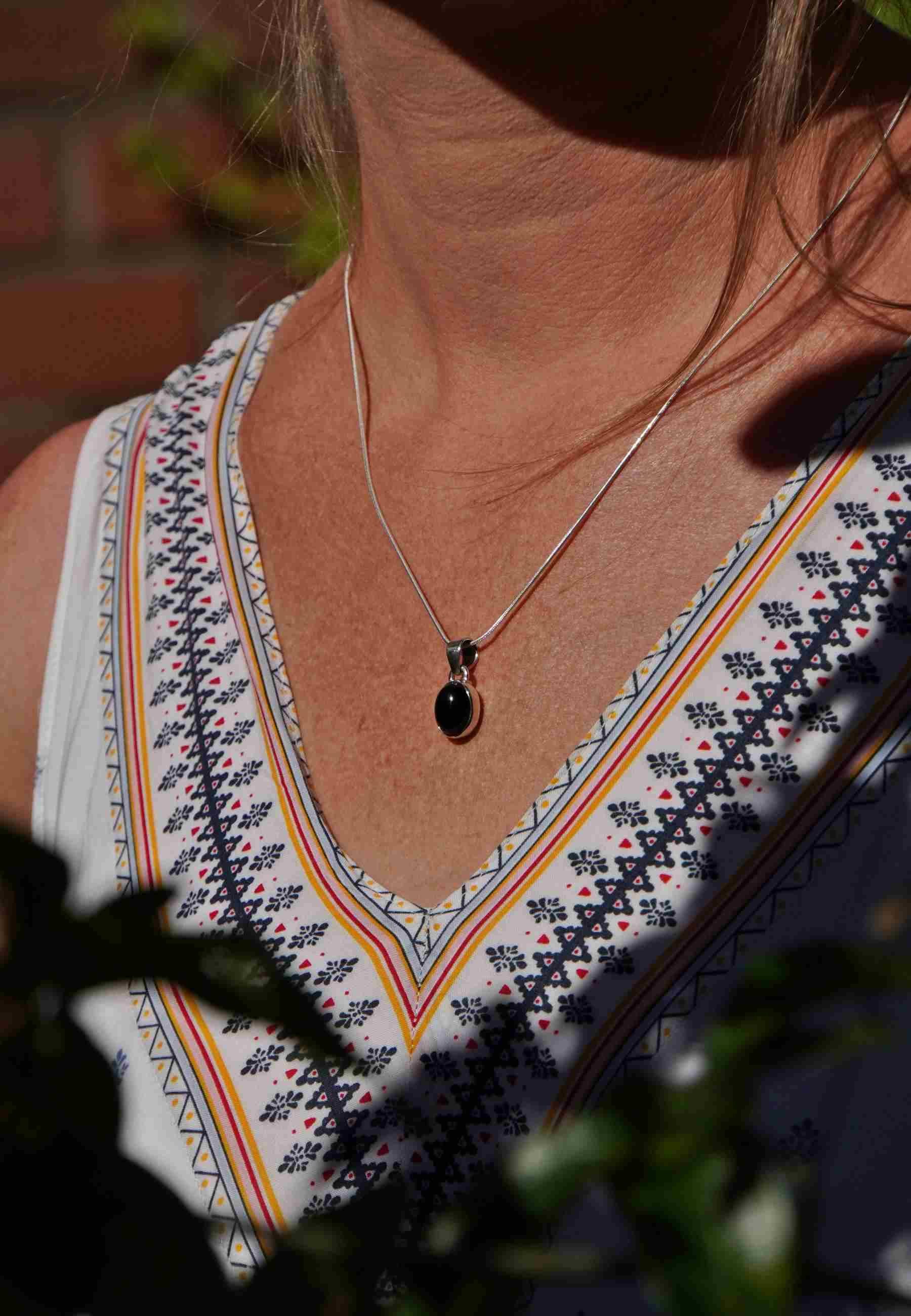 mantraroma Kette mit Anhänger SAMA oval günstig online kaufen