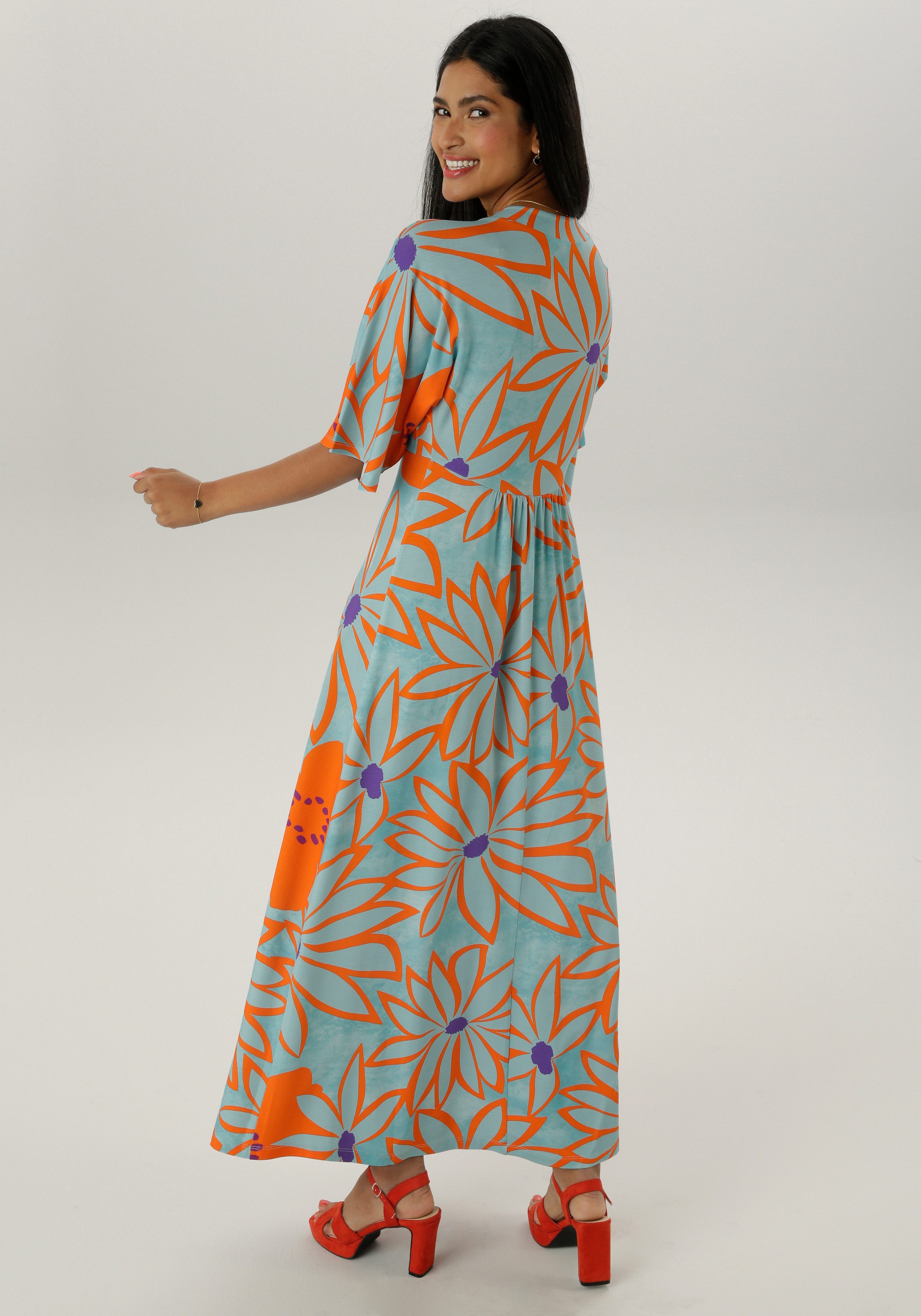 Aniston SELECTED Maxikleid mit weiten, 3/4-langen Ärmeln