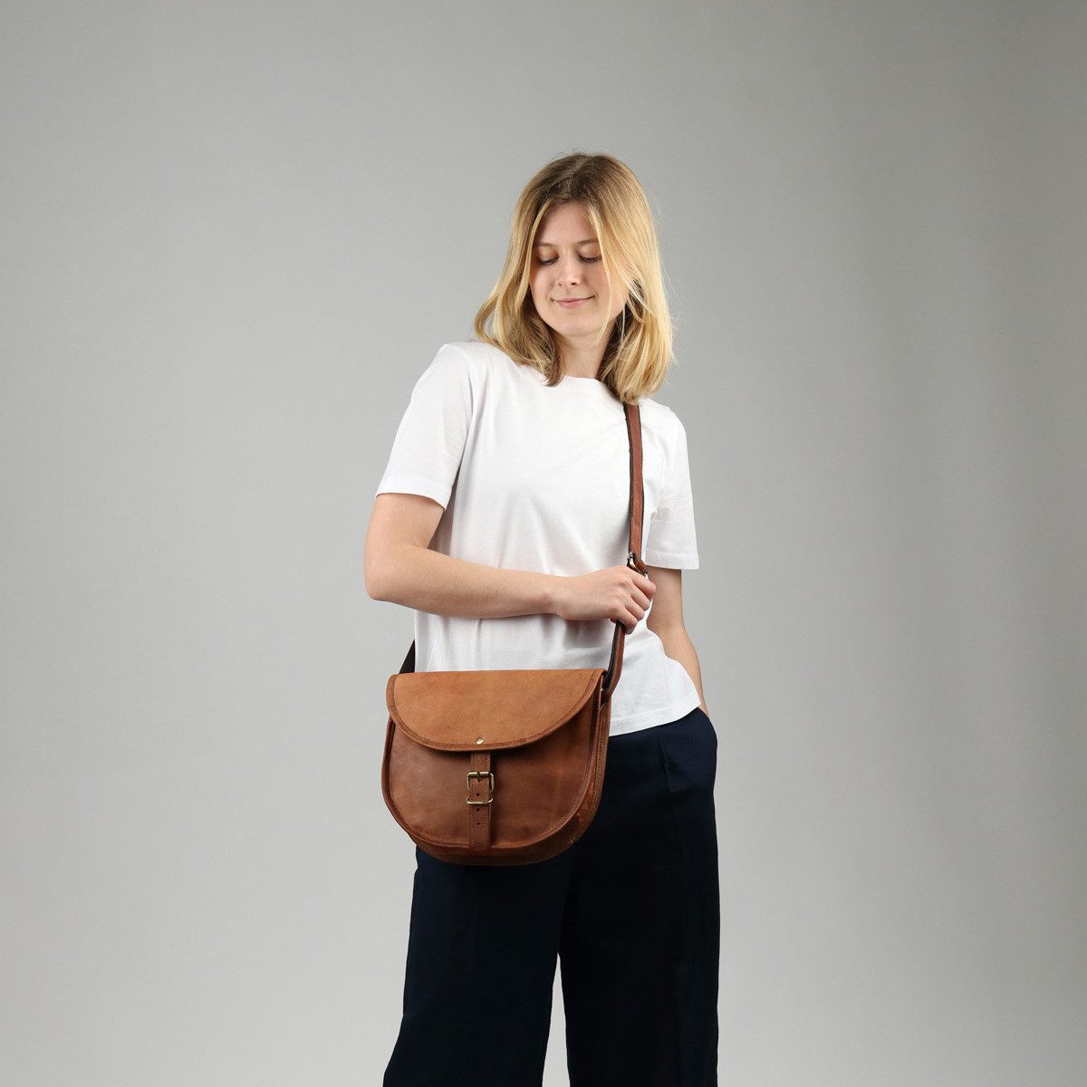 SID & VAIN Umhängetasche echt Leder cross-body groß braun-28 AUBREY, Crossbody Bag Echtleder für Damen, Umhängetasche hellbraun