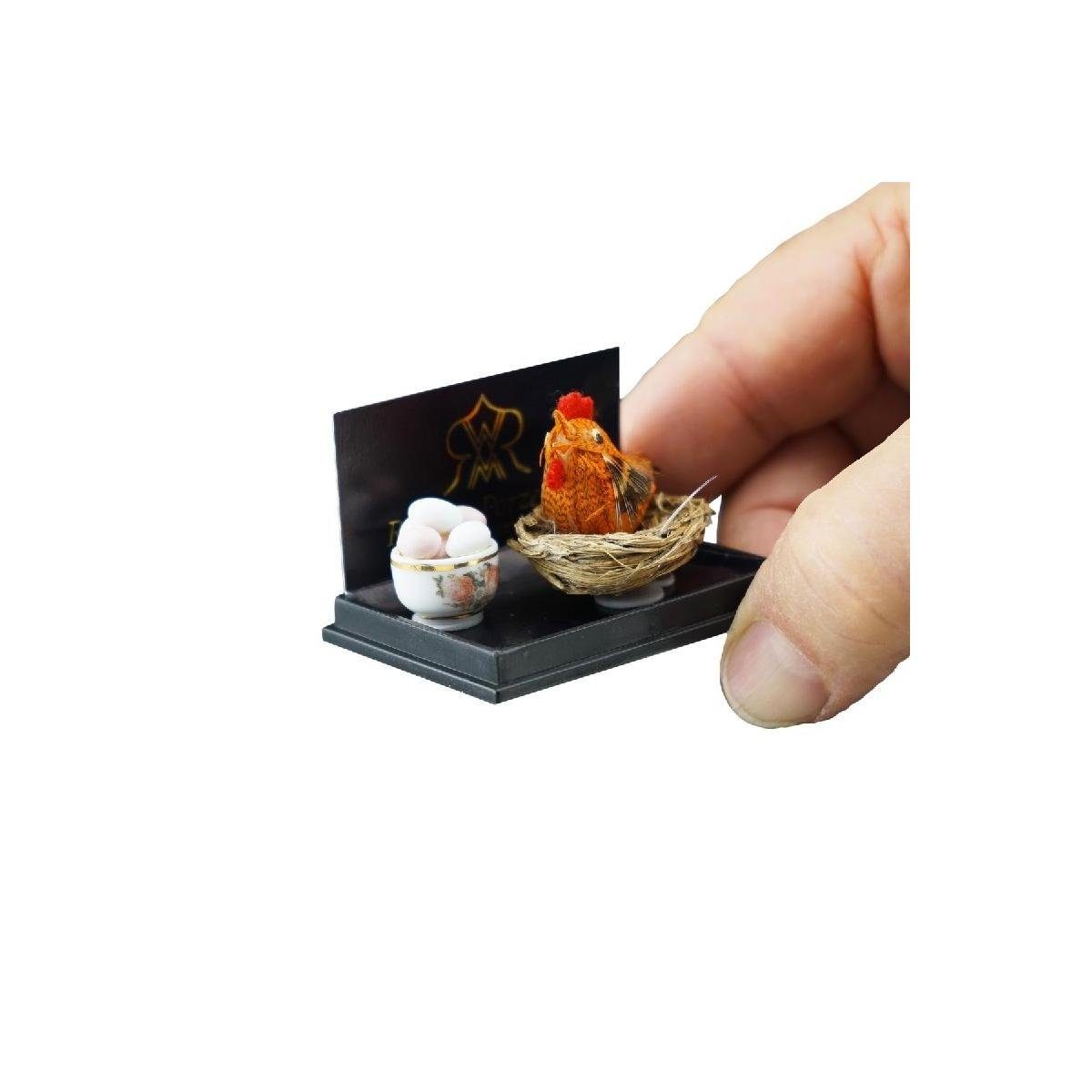 Reutter Porzellan Dekofigur 001.495/5 - Maßstab im Hühnerhof, Miniatur 1:12