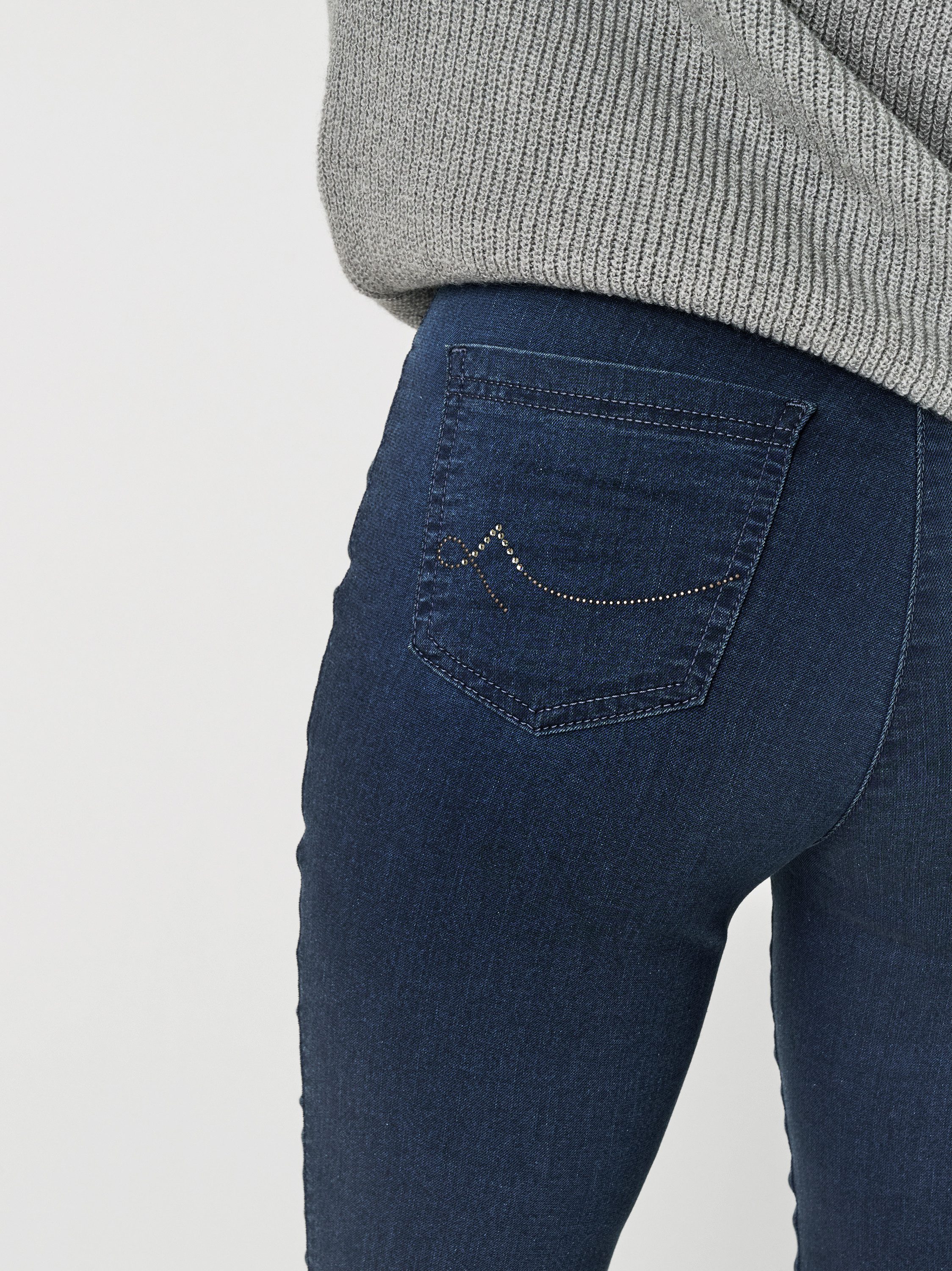 Relaxed by TONI Stretch-Jeans RELAXED by TONI MEINE BESTE FREUNDIN midblue 2840-13 21-31.57