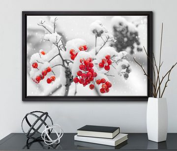 Pixxprint Leinwandbild Rote Vogelbeeren im Winter, Wanddekoration (1 St), Leinwandbild fertig bespannt, in einem Schattenfugen-Bilderrahmen gefasst, inkl. Zackenaufhänger