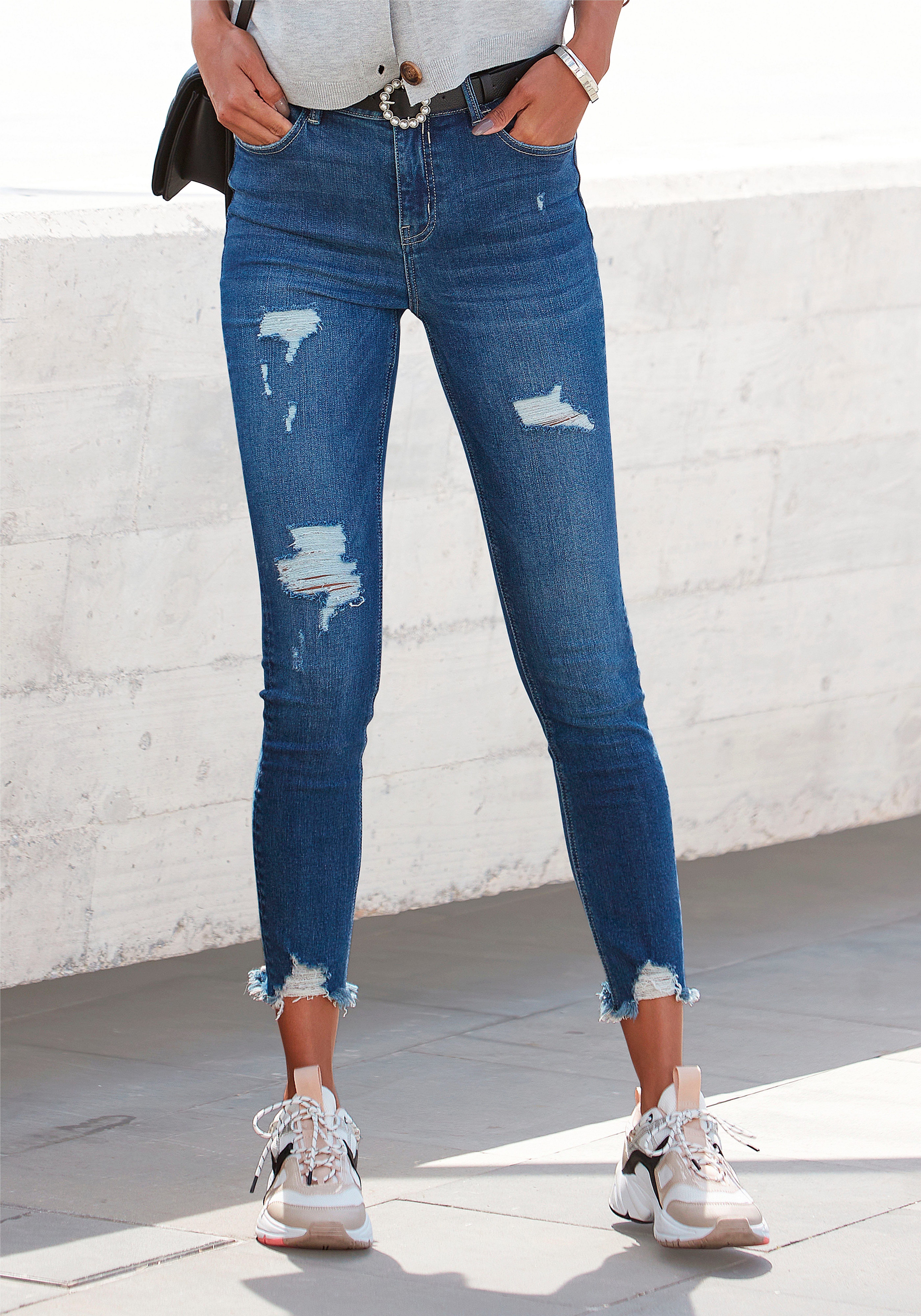 Destroyed-Jeans mit Buffalo Beinabschluss dark-blue-washed ausgefranstem