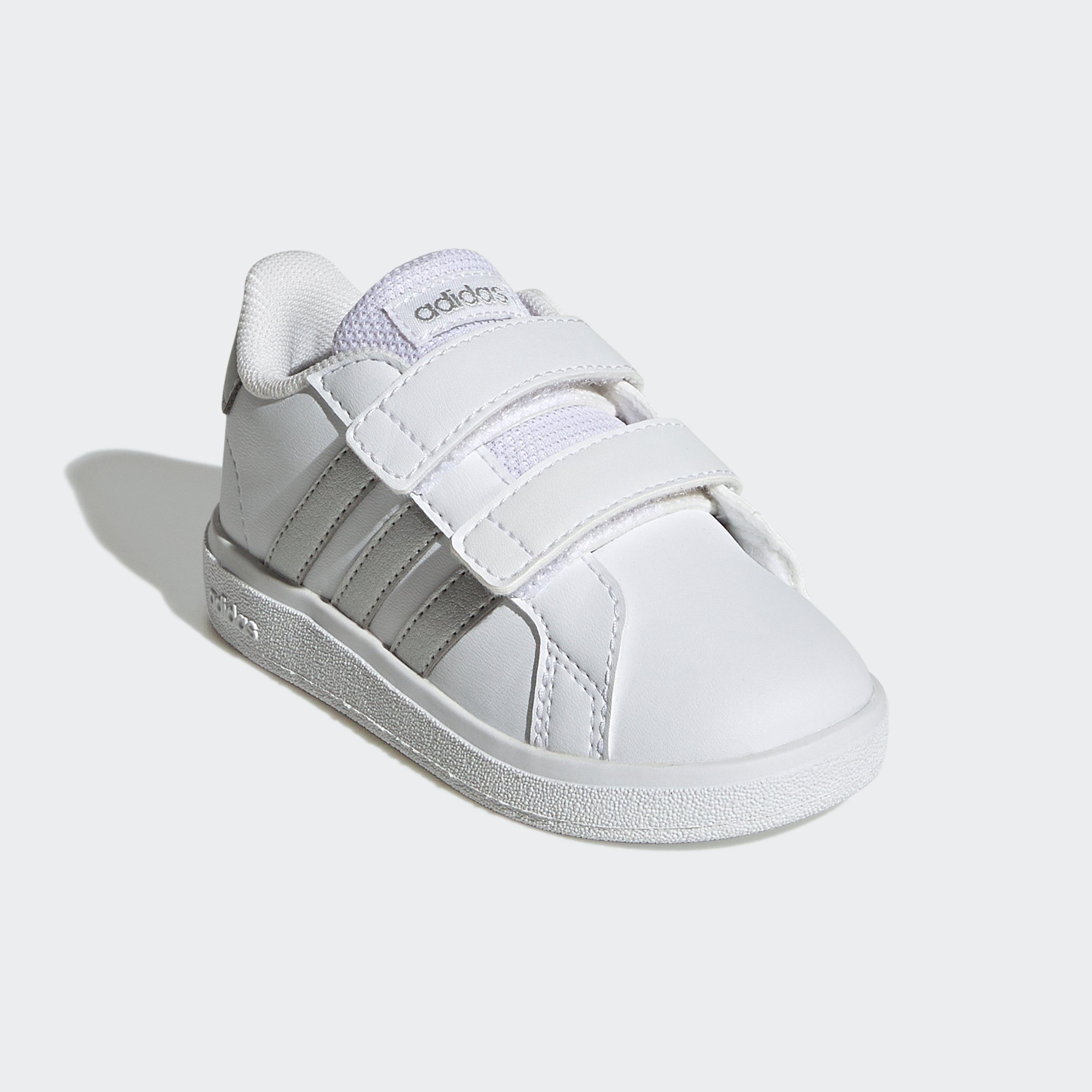 / Spuren HOOK Silver Sneaker Cloud adidas LIFESTYLE adidas Sportswear LOOP GRAND Matte Design Superstar Silver des Matte AND den White auf / COURT