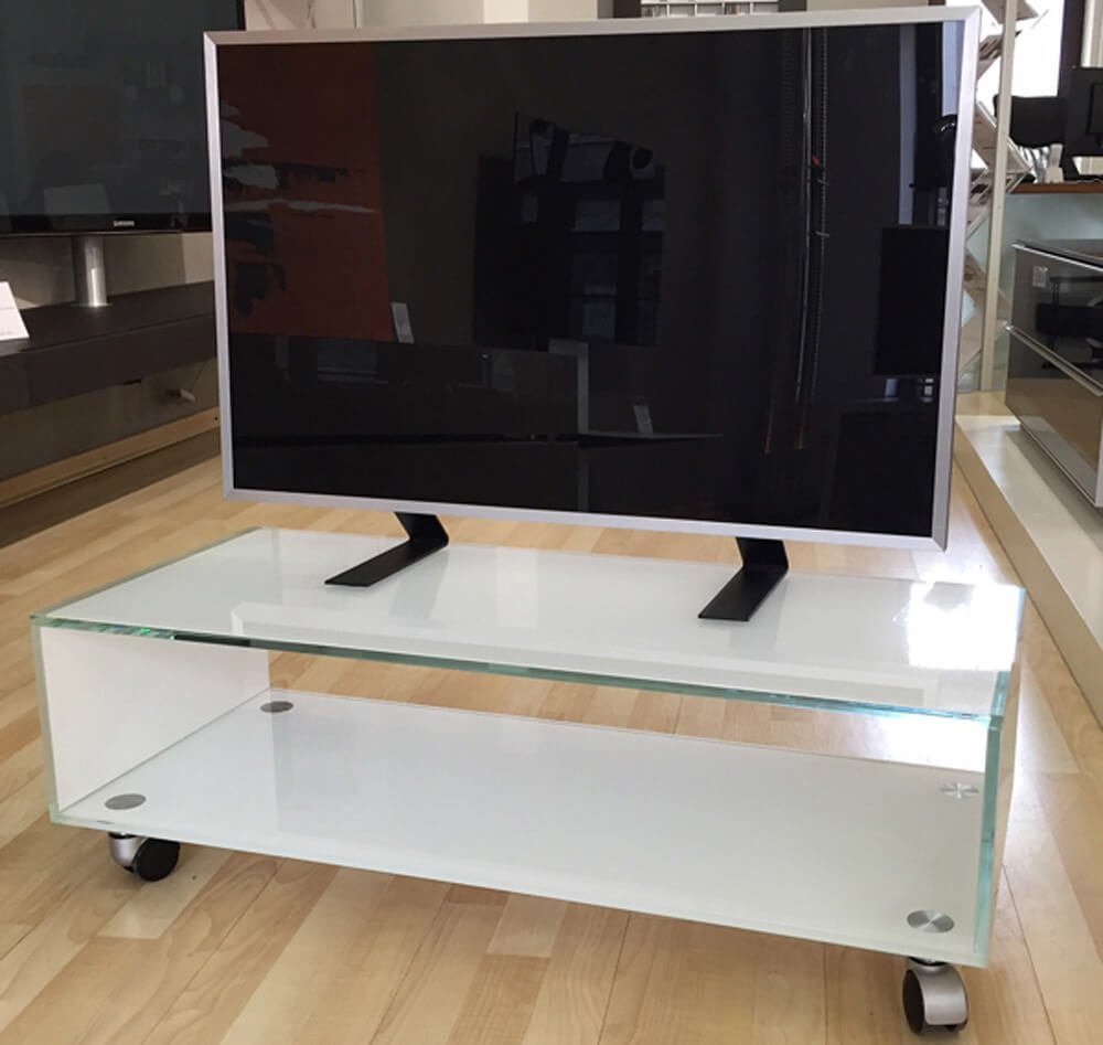 Design Objekte TV-Rack Glasmöbel TV-Rack als Klarglas optional 1-Stockwerk-Variante, Kabelkanal Breite 110 cm