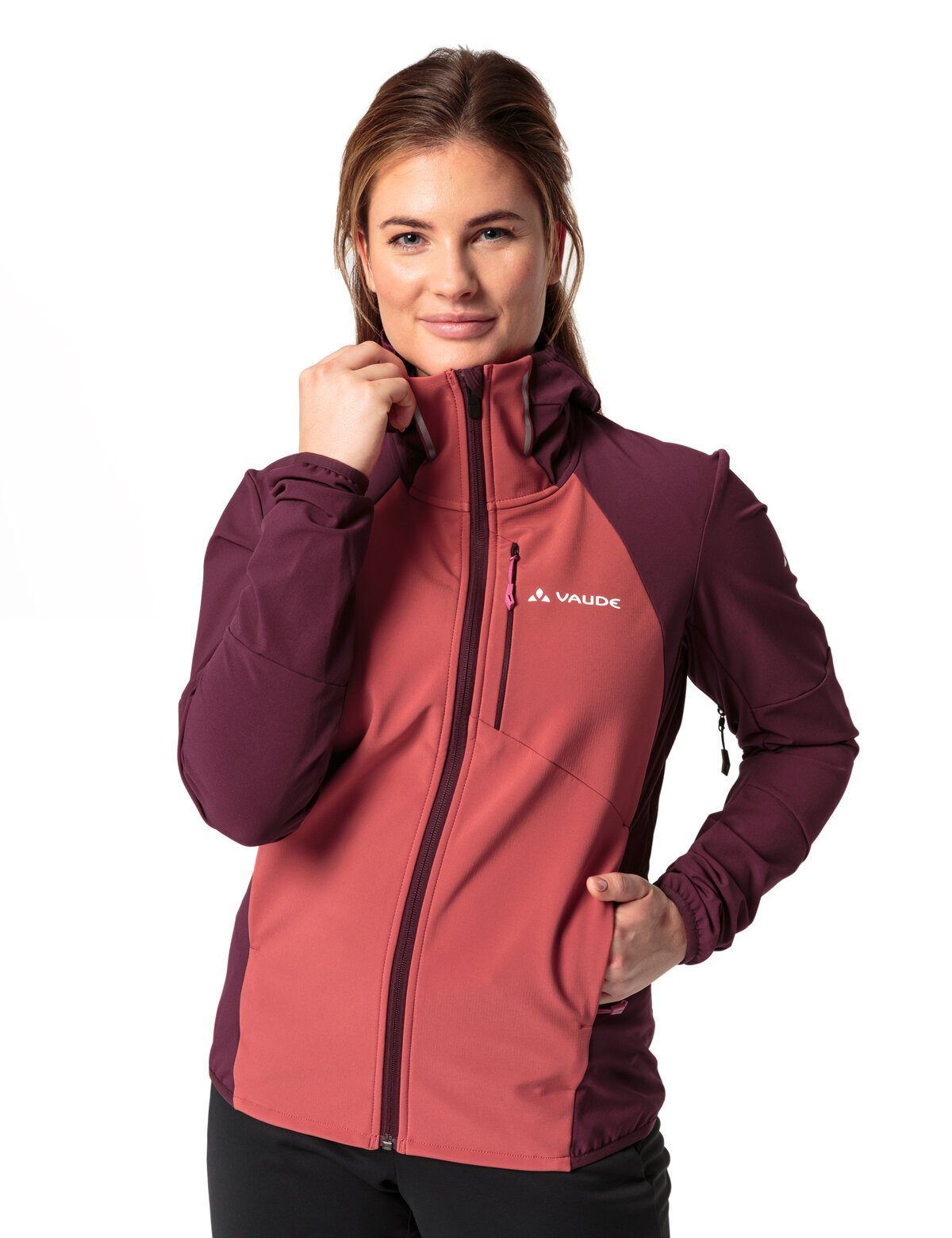 Outdoorjacke (1-St) cassis Jacket VAUDE Klimaneutral kompensiert IV Women's Larice