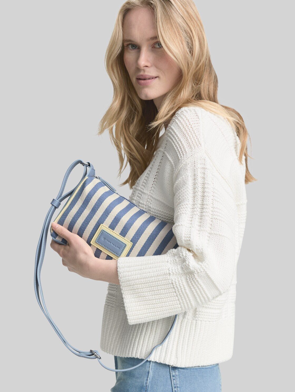 TOM TAILOR Umhängetasche Bags, TTMALIE S Umhängetasche mit Streifenmuster