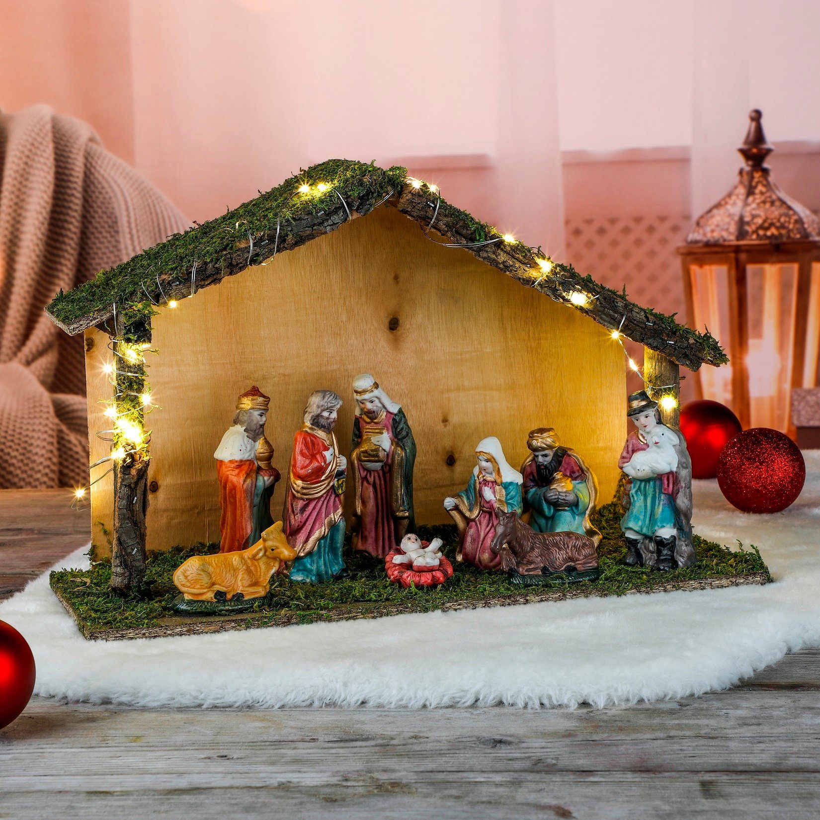 GartenHero Krippe LED Weihnachtskrippe Holz Porzellan Weihnachten