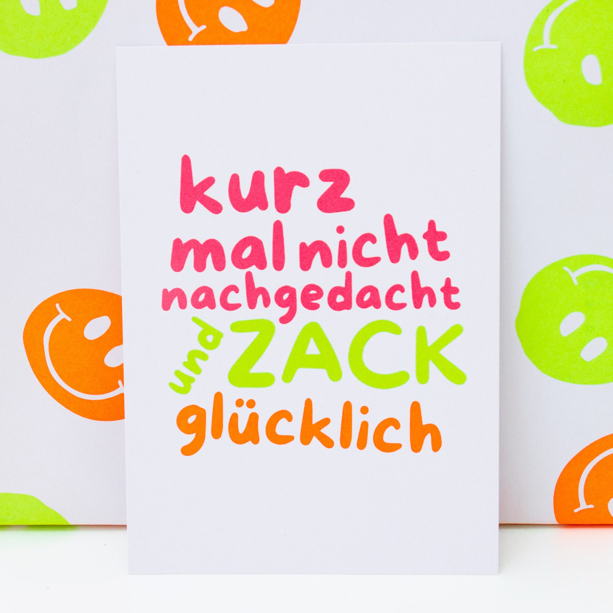 Bow & Hummingbird Postkarte Lustige Neon Postkarte „kurz mal nicht nachgedacht“ Moderne Grußkarte, DIN A6 aus 100% Recyclingpapier