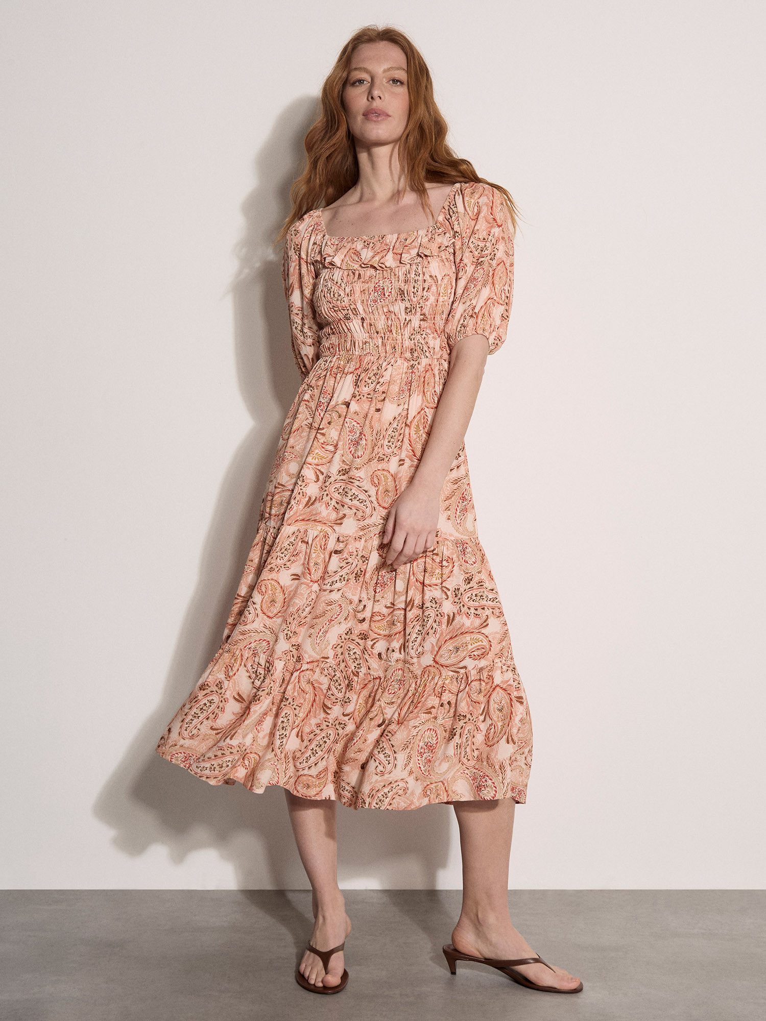 Apricot Midikleid Midi-Kleid im Milchmädchen-Stil mit Paisley-Print