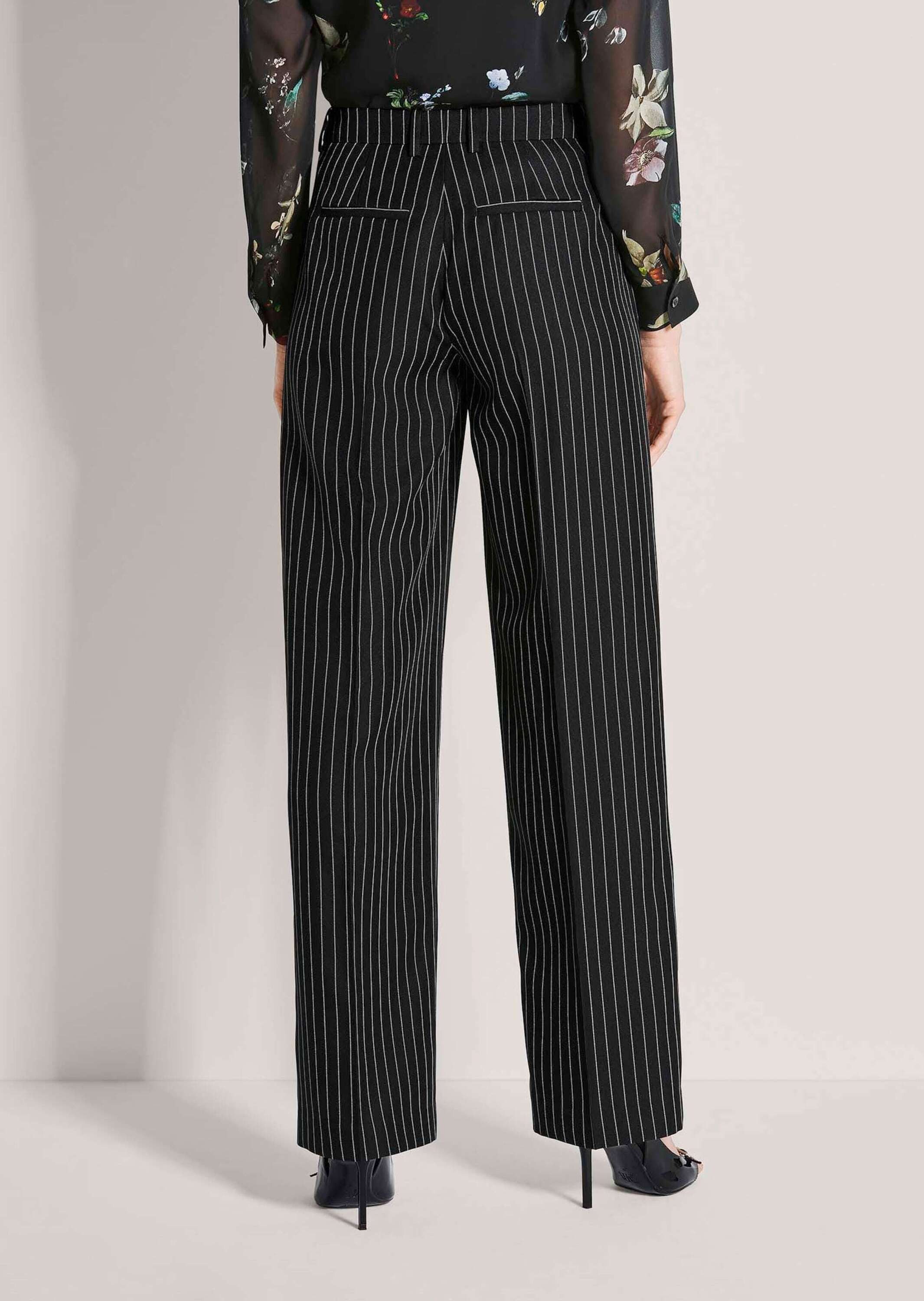 MADELEINE Stoffhose Bügelfaltenhose mit Nadelstreifen Stoffhose mit Gürtelschlaufen, Bügelfalten, Taschen und Knöchellänge
