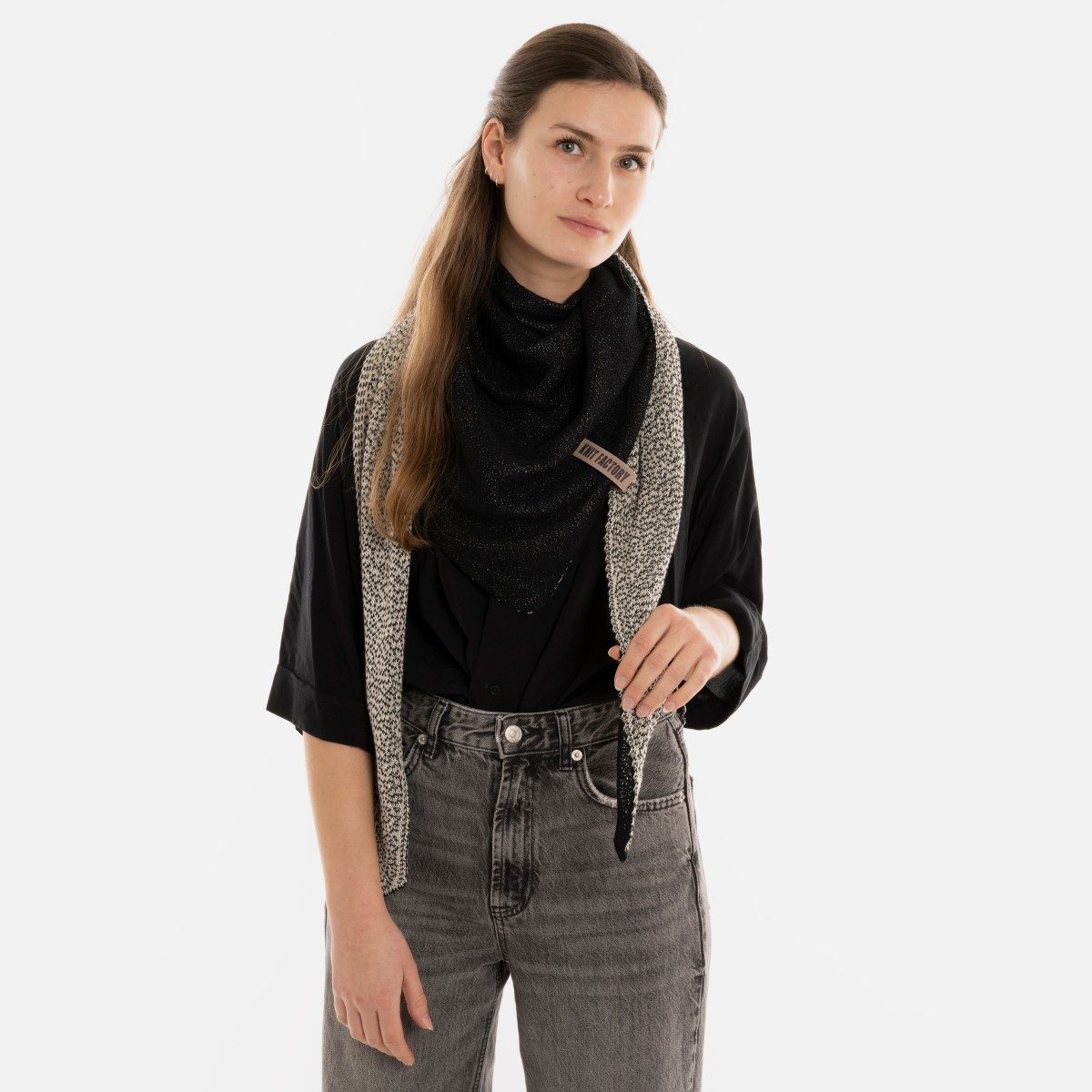 Knit Factory Strickschal Ella Dreiecksschal Ecru Schwarz One Size Mix, (Set, 1-St. Spar-Set), Schal Damen Herren set loop tücher schals winter Strick Mode herbst