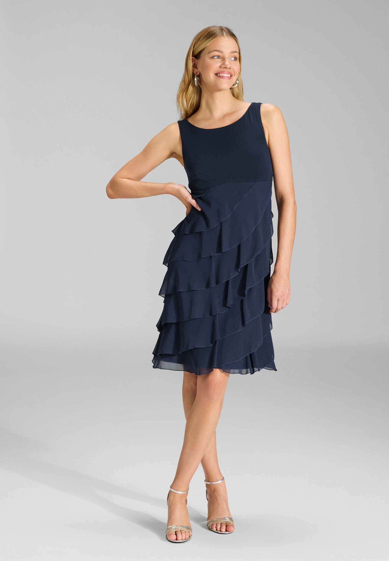 SWING Cocktailkleid - Cocktailkleid aus Materialmix Taillierter Schnitt mit ausgestelltem Rockteil