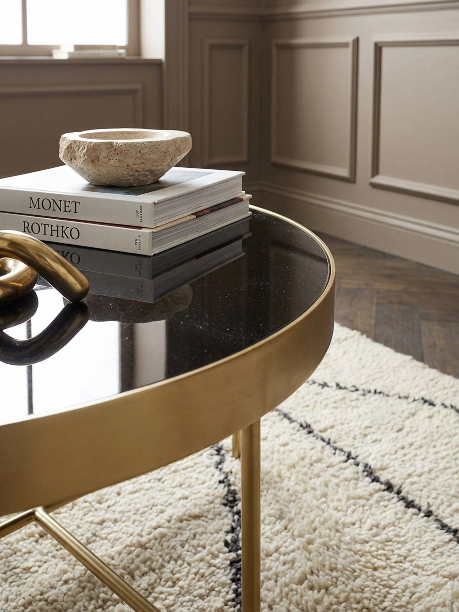 KADIMA DESIGN Couchtisch Design Couchtisch Glas Schwarz - Oval 110 x 56 cm mit Gold, Metallgestell, Großer Wohnzimmertisch, Lounge Tisch Glastisch